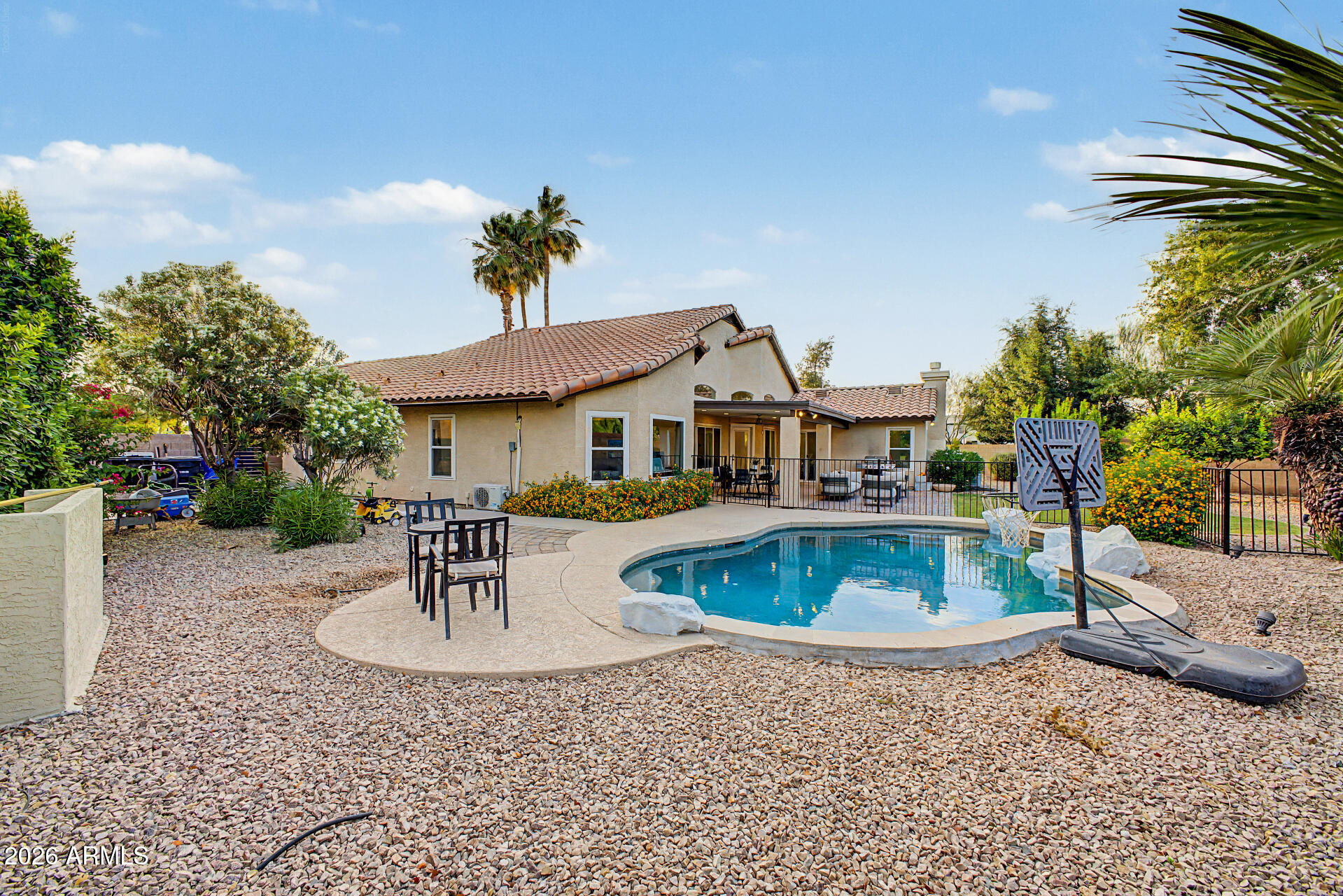 VAL VISTA - Residential