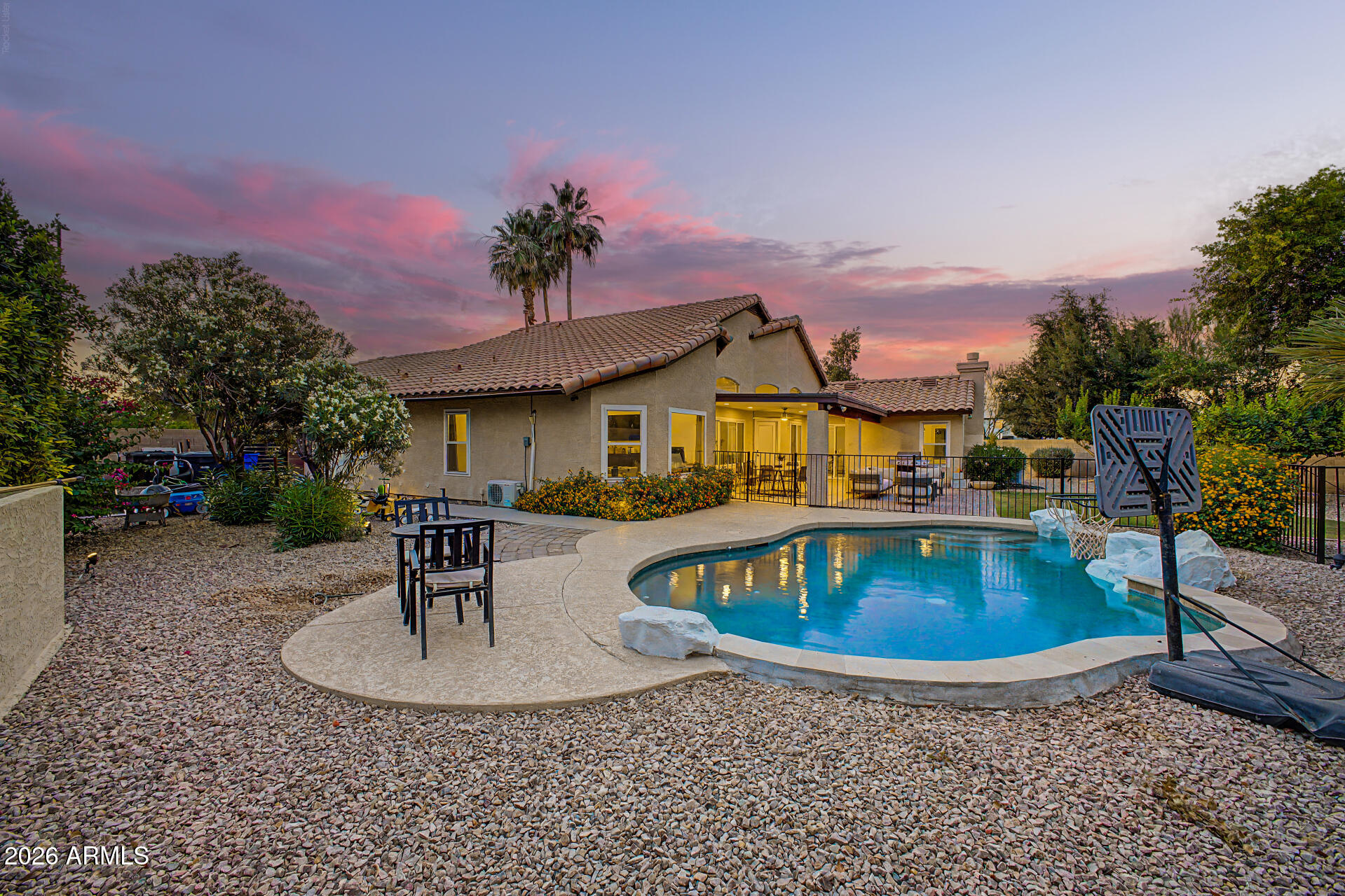 VAL VISTA - Residential