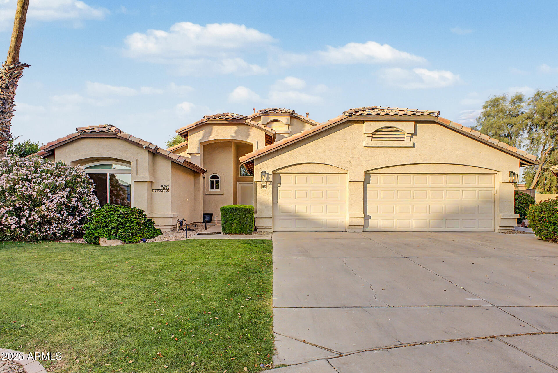 VAL VISTA - Residential