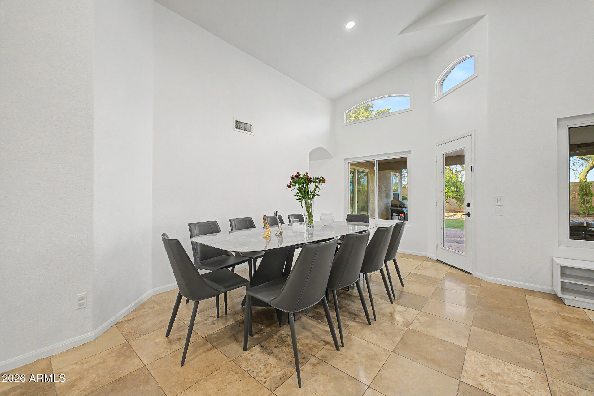 VAL VISTA - Residential