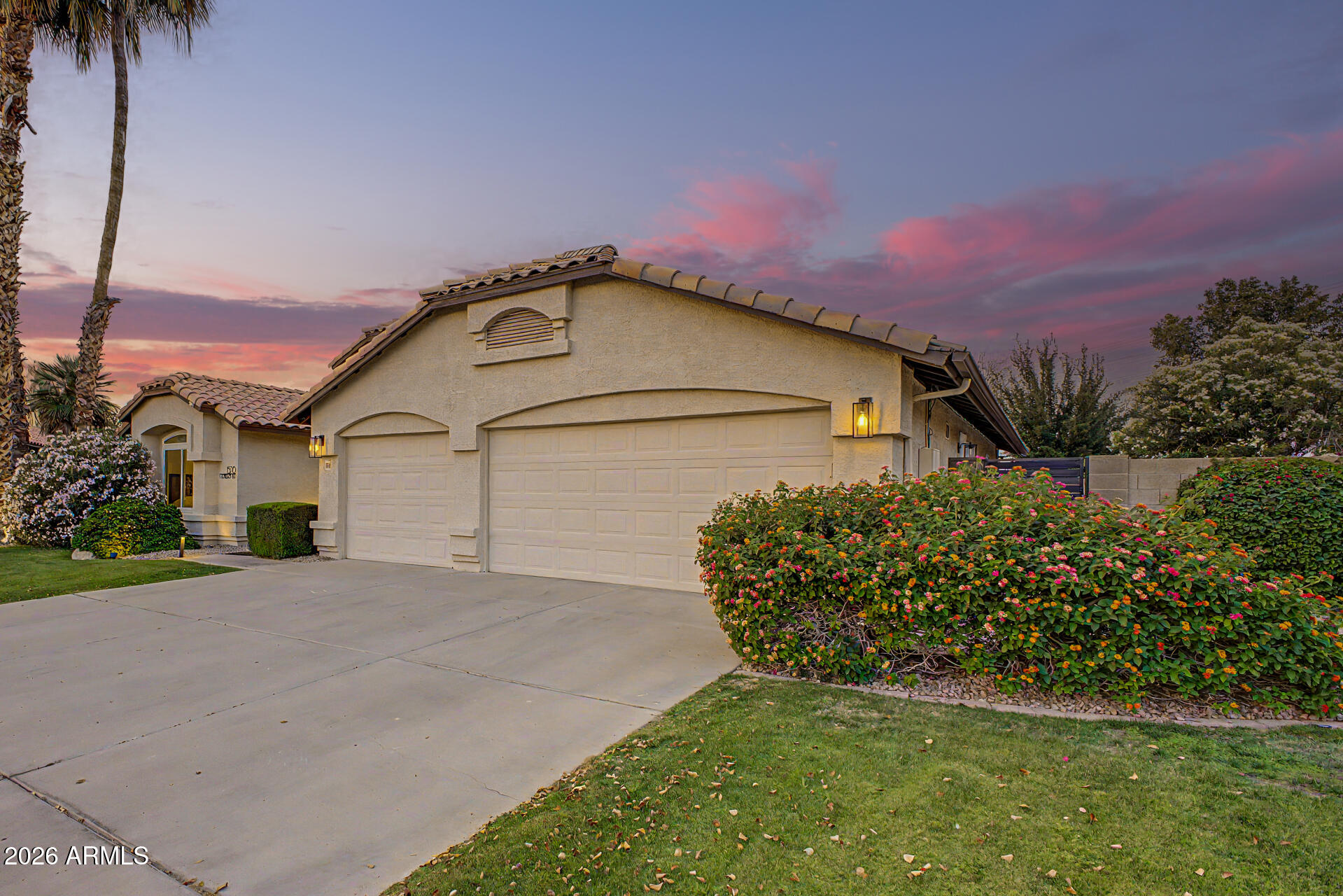 VAL VISTA - Residential