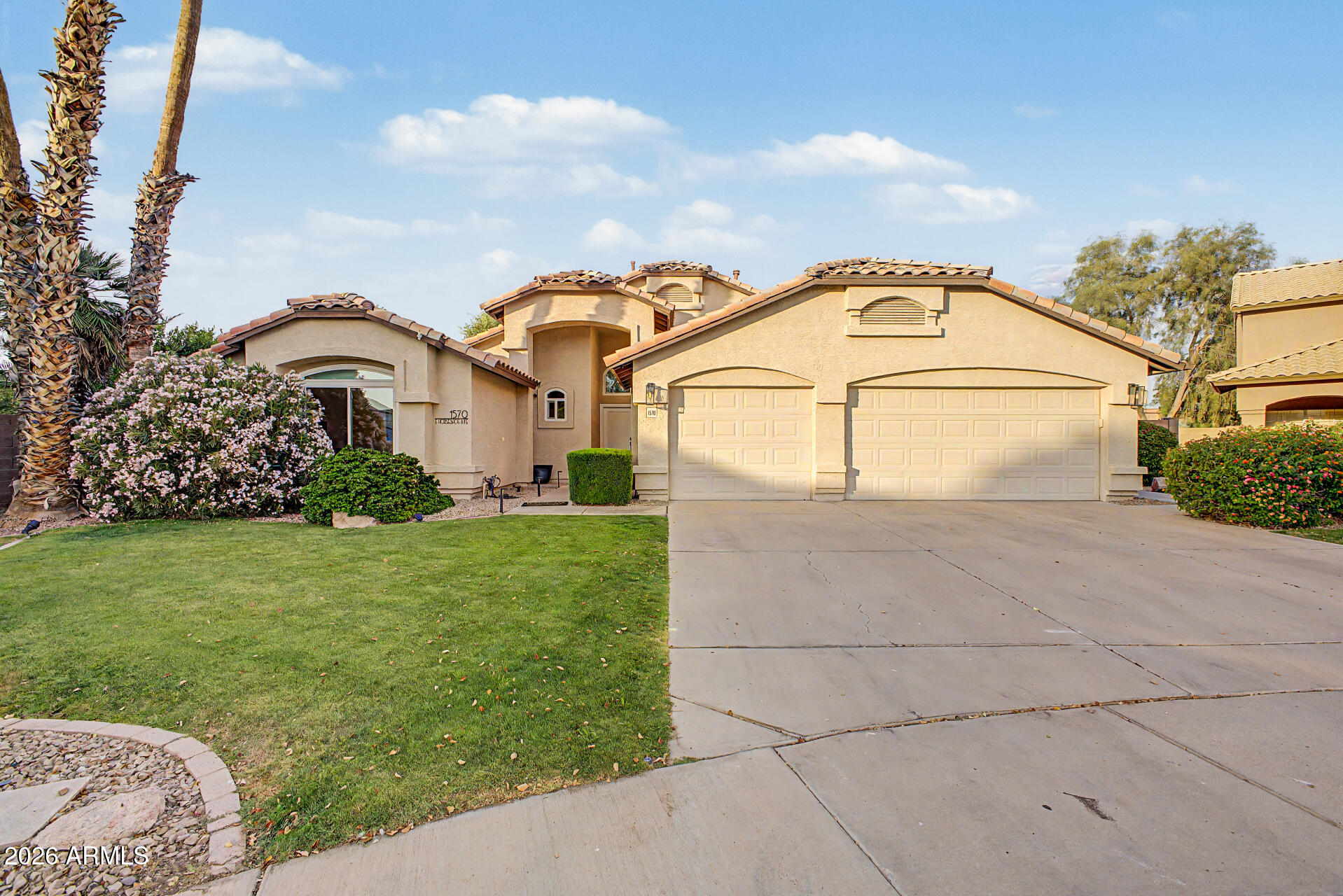 VAL VISTA - Residential