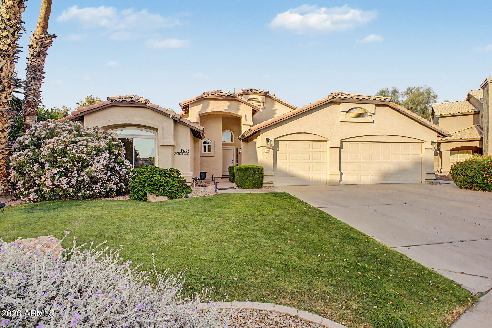 VAL VISTA - Residential