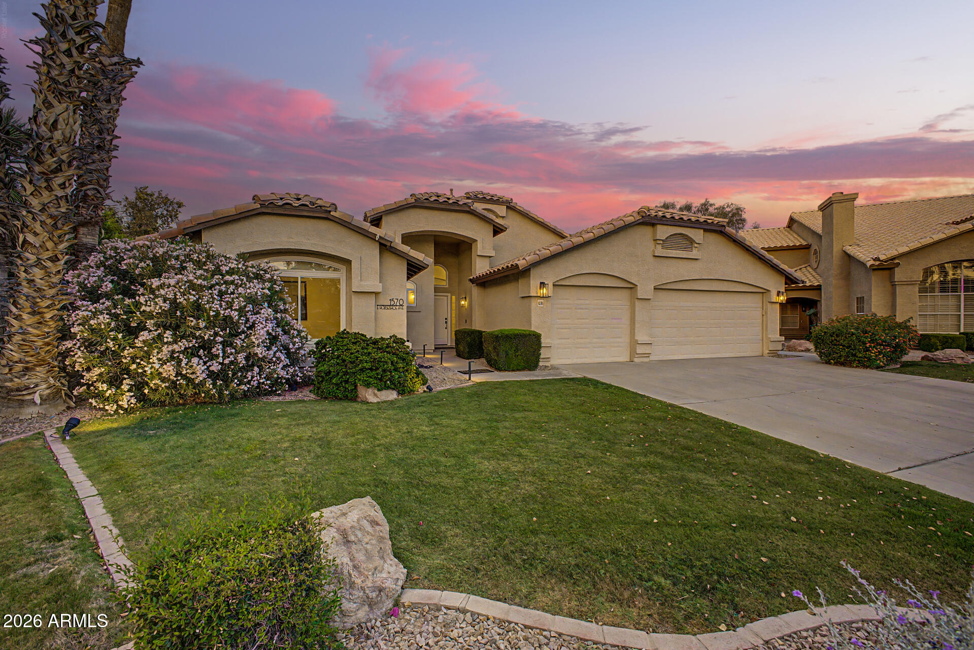 VAL VISTA - Residential