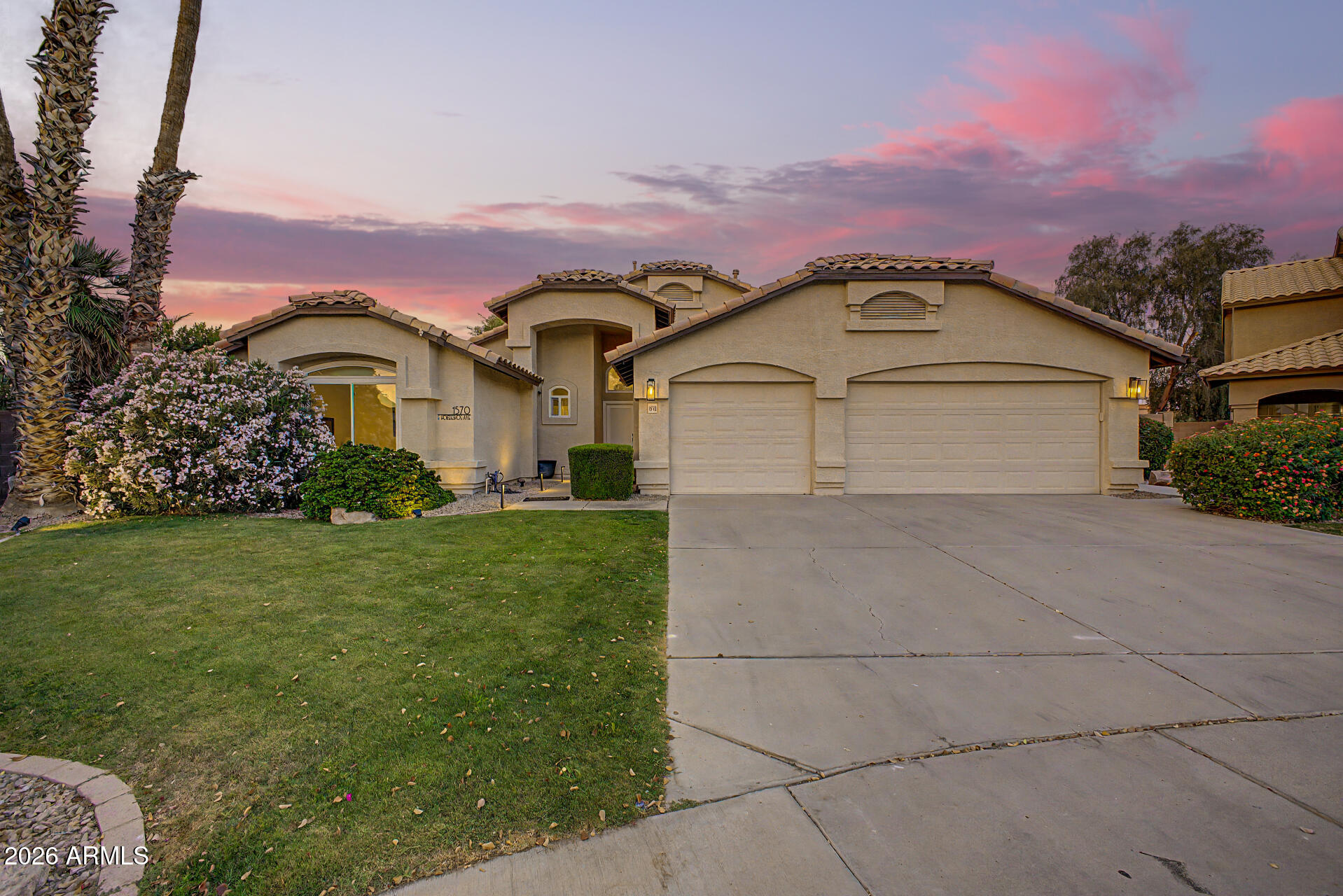 VAL VISTA - Residential