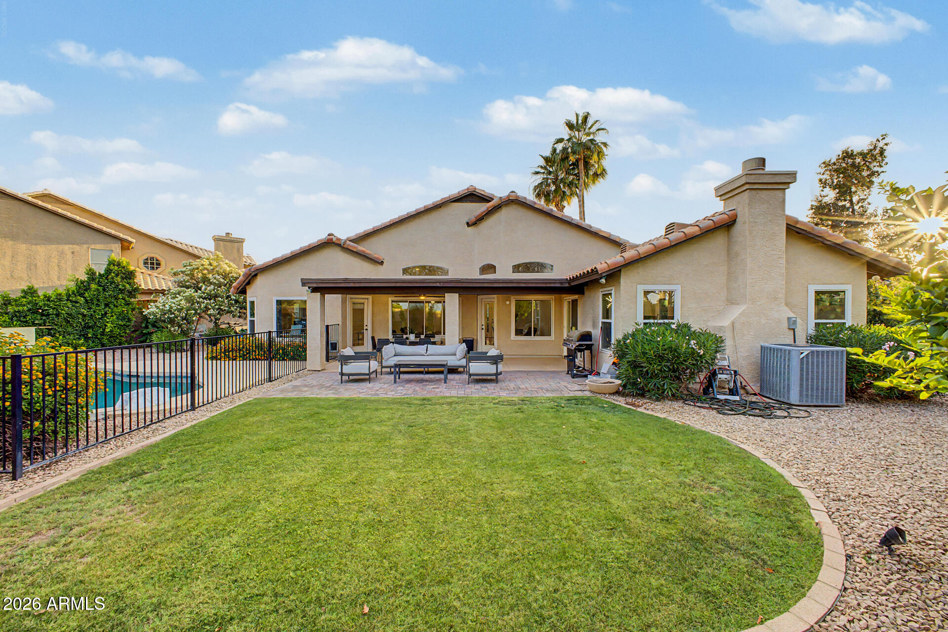 VAL VISTA - Residential