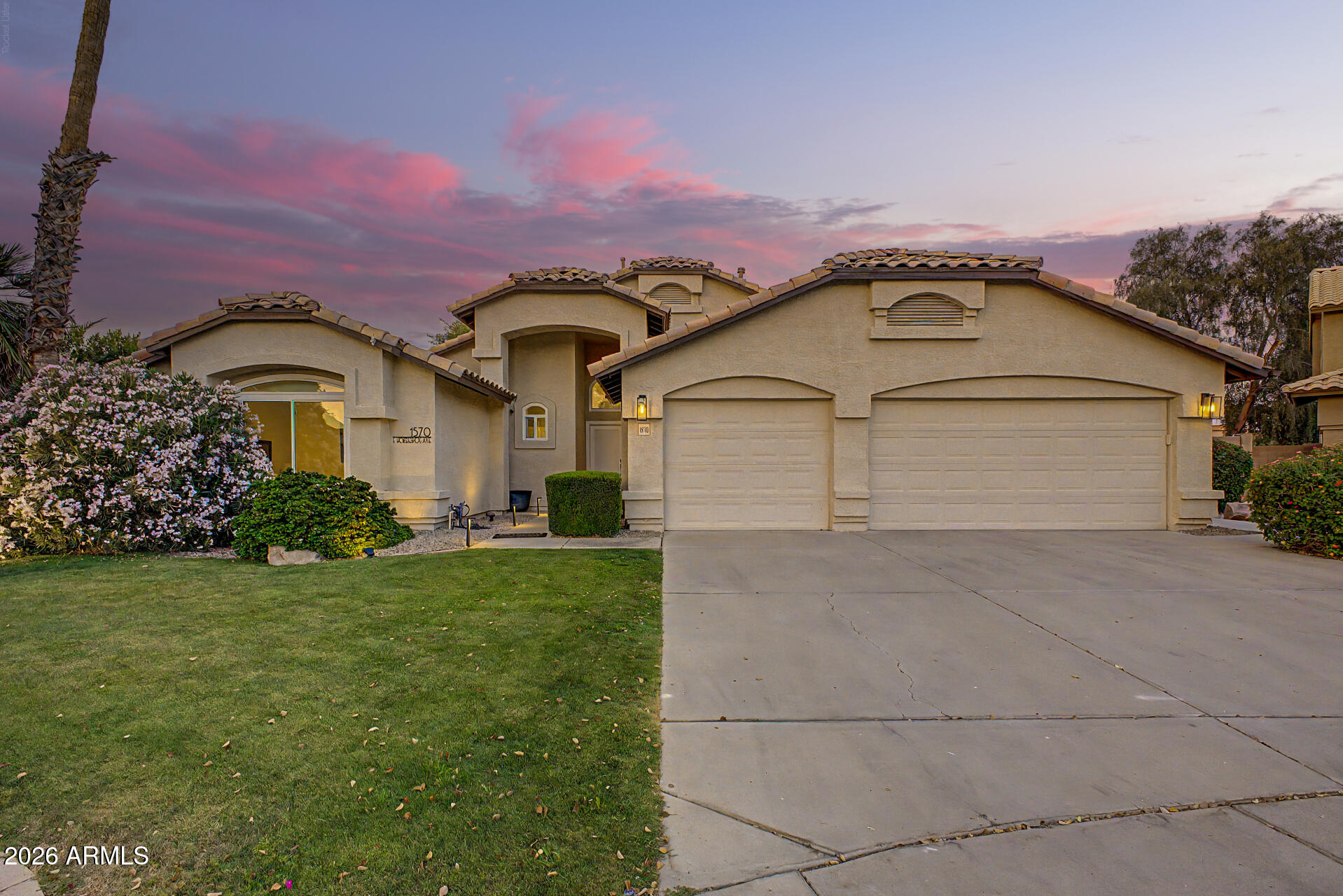 VAL VISTA - Residential