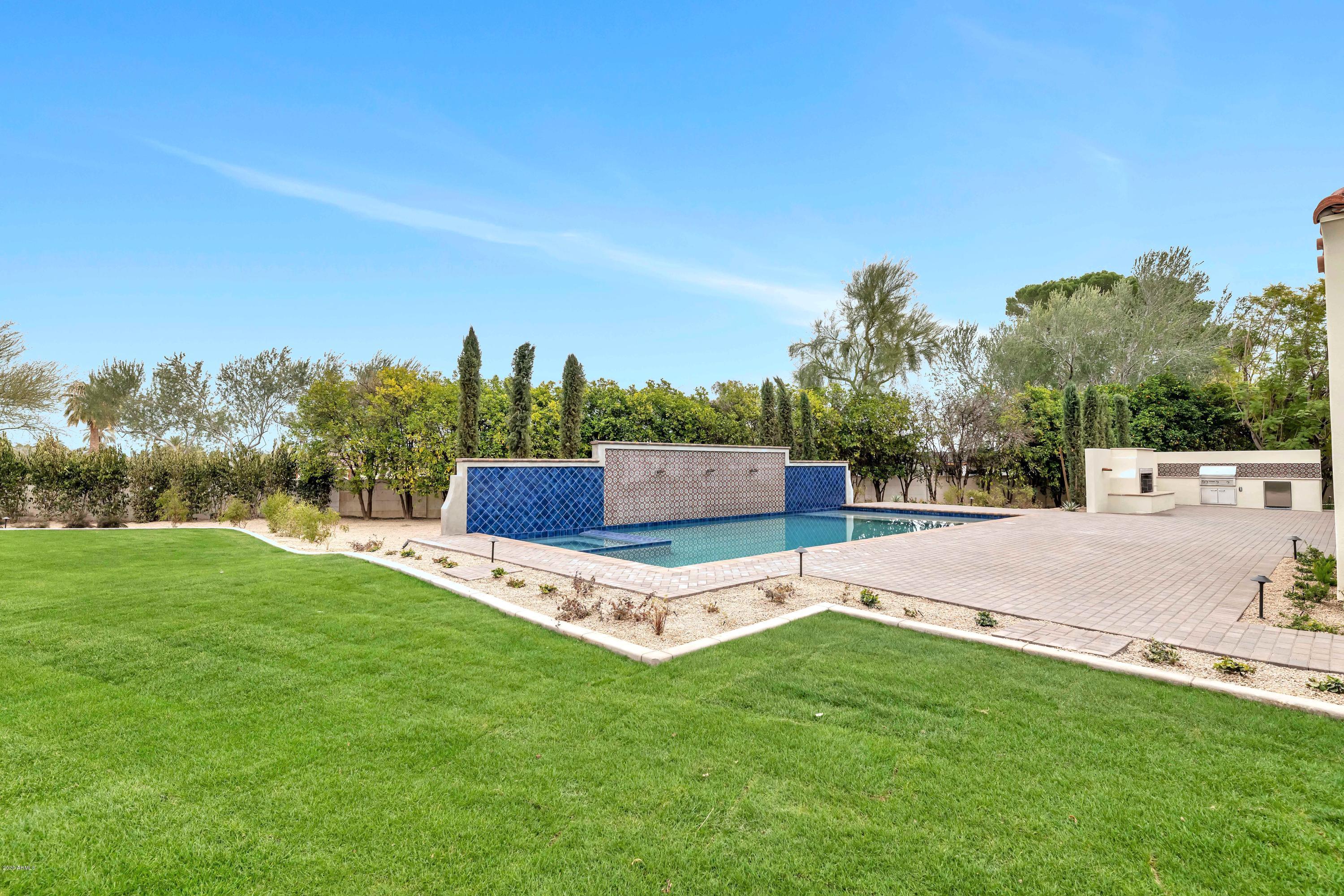 CASA BLANCA ESTATES LOT 20-37 & TR A - Residential