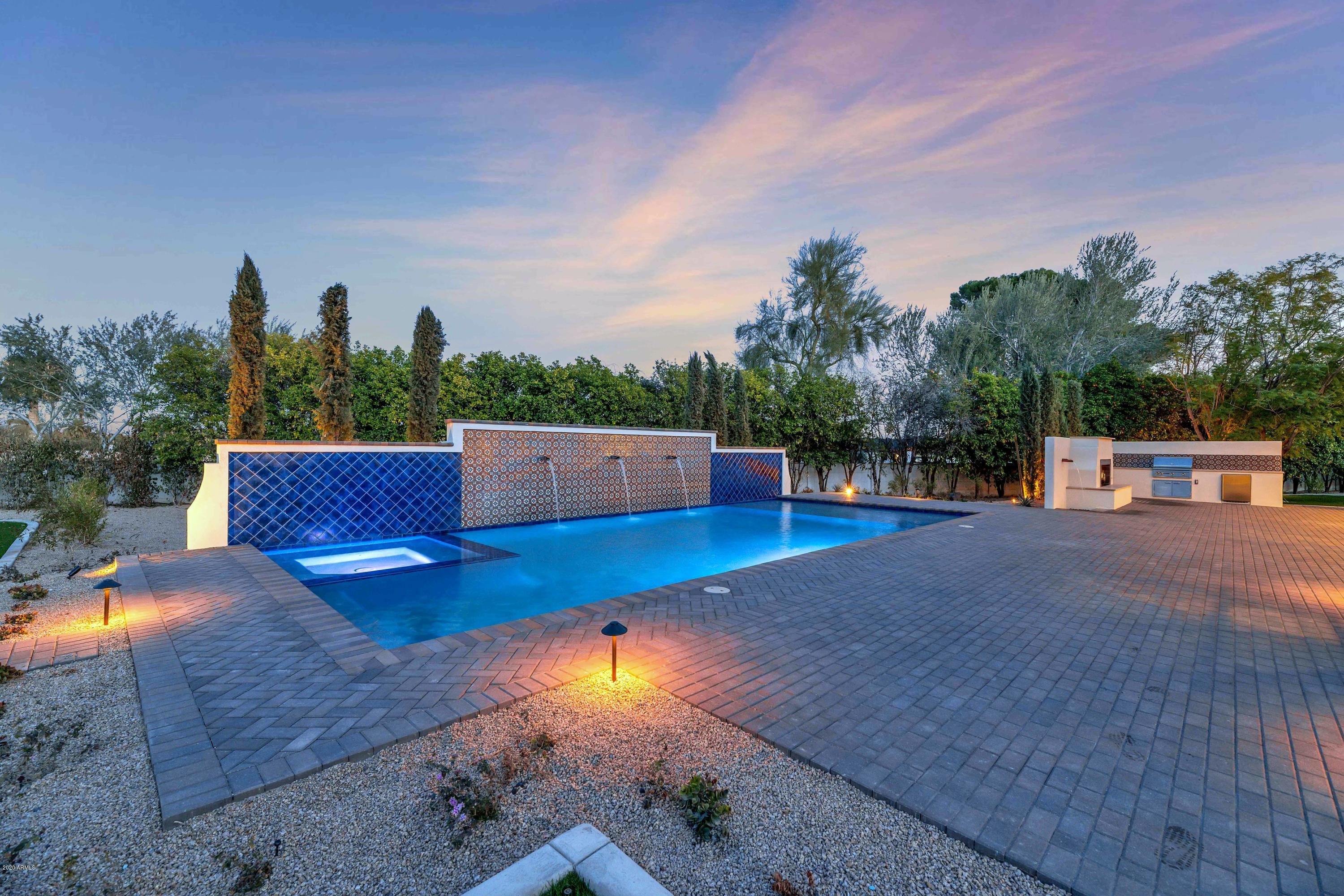 CASA BLANCA ESTATES LOT 20-37 & TR A - Residential