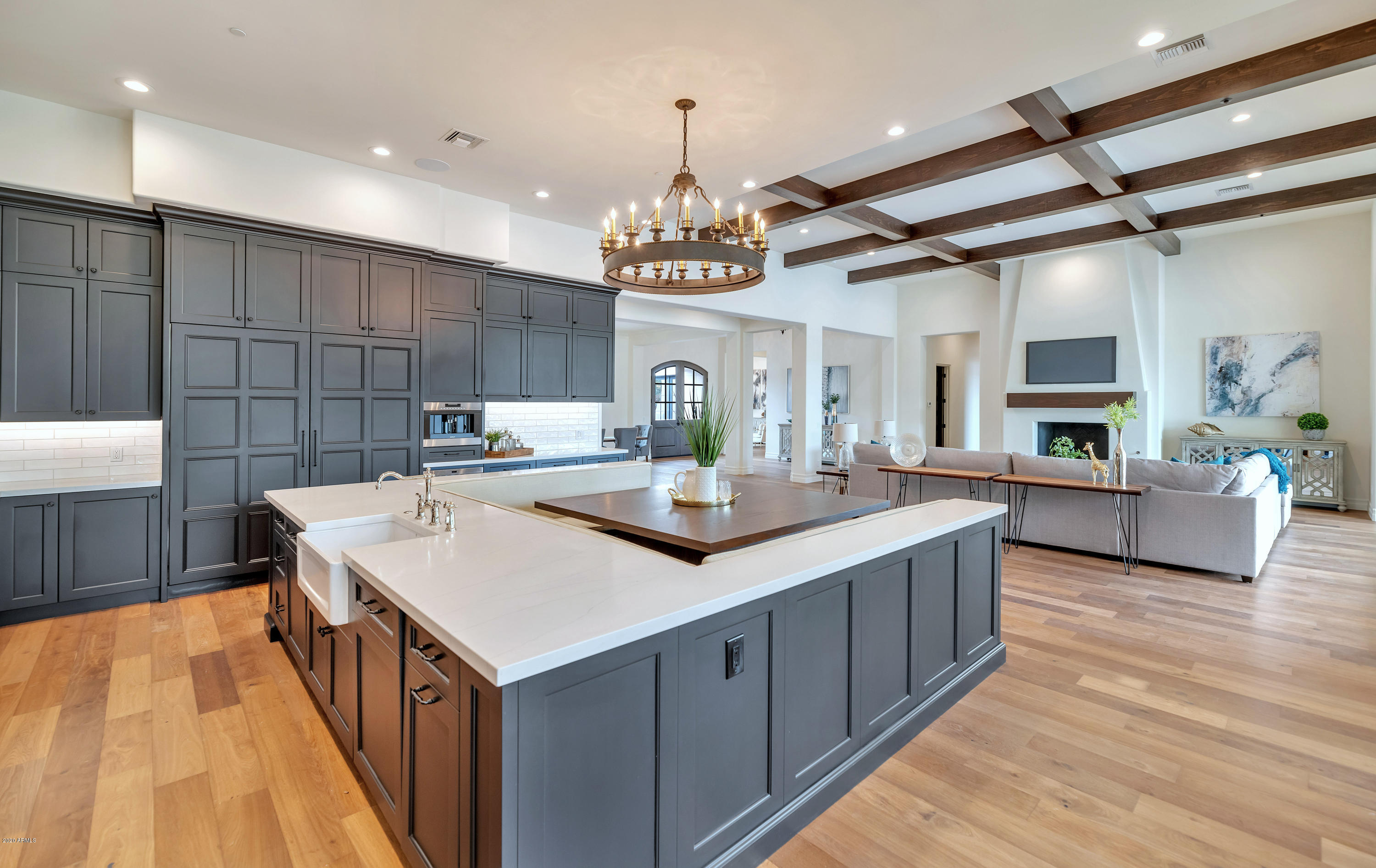 CASA BLANCA ESTATES LOT 20-37 & TR A - Residential
