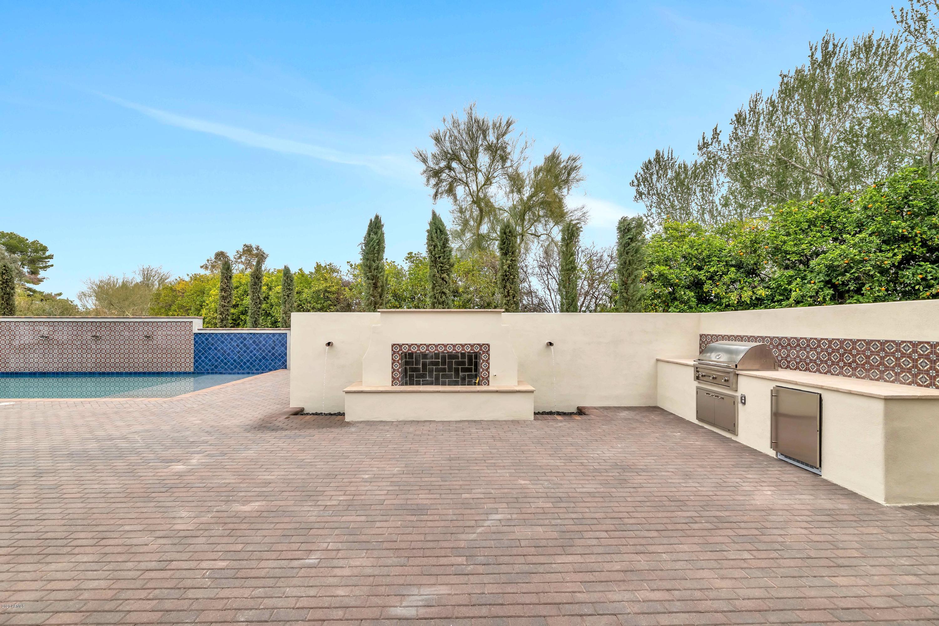 CASA BLANCA ESTATES LOT 20-37 & TR A - Residential