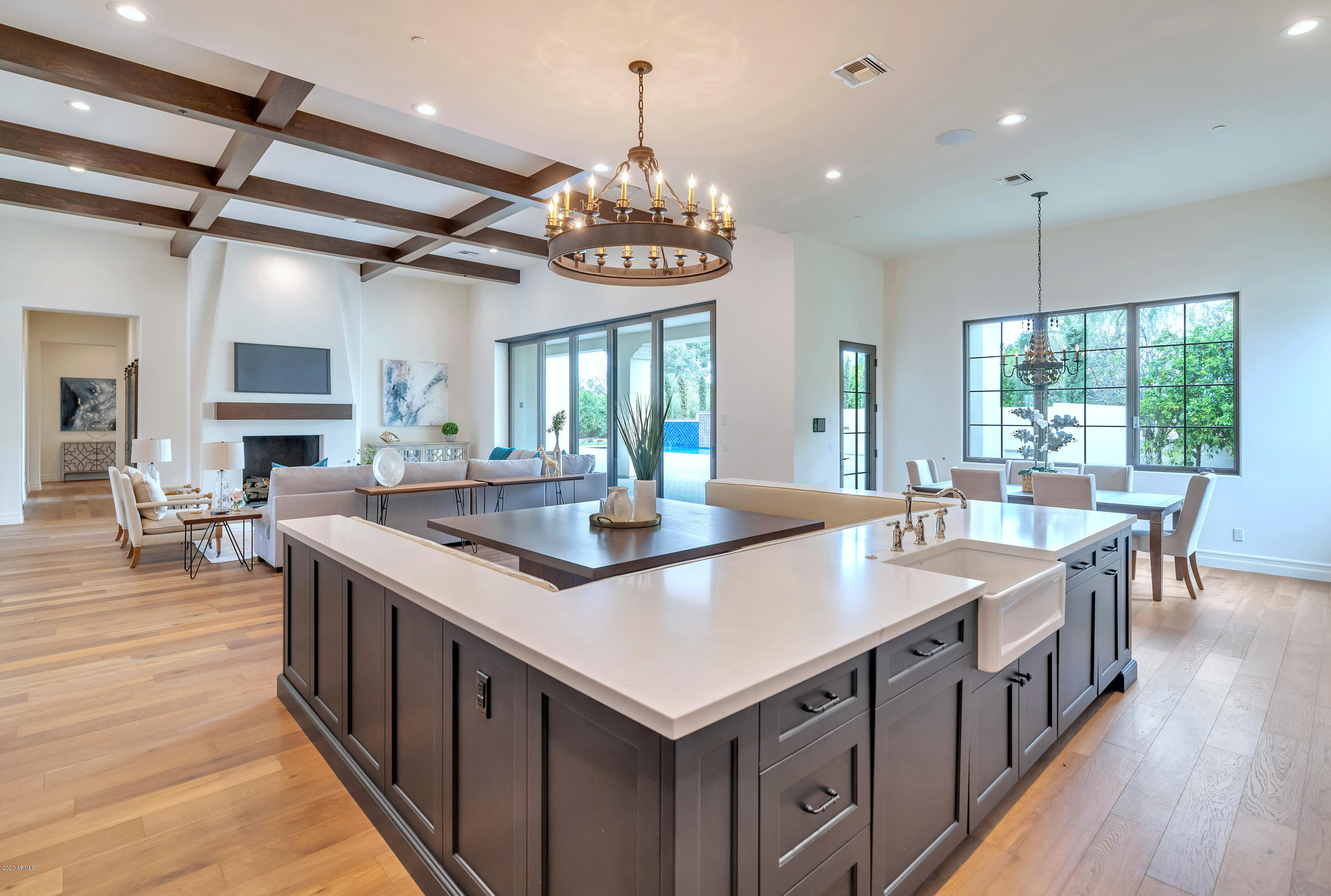 CASA BLANCA ESTATES LOT 20-37 & TR A - Residential