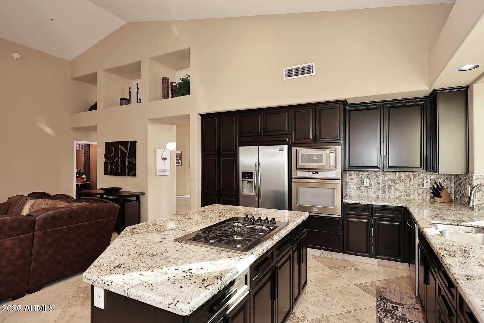 STONEGATE - Residential