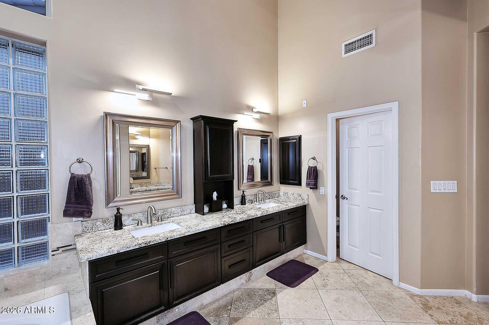 STONEGATE - Residential