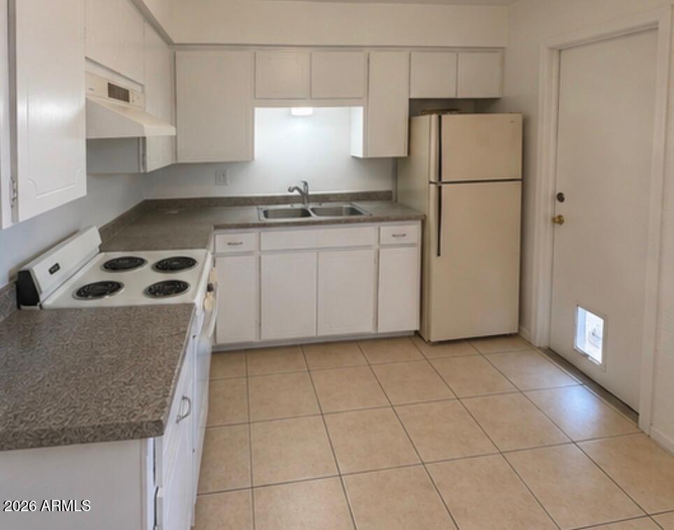 DESERT COVE EXTENSION LOTS 5-12 21 24-28 - Residential Lease