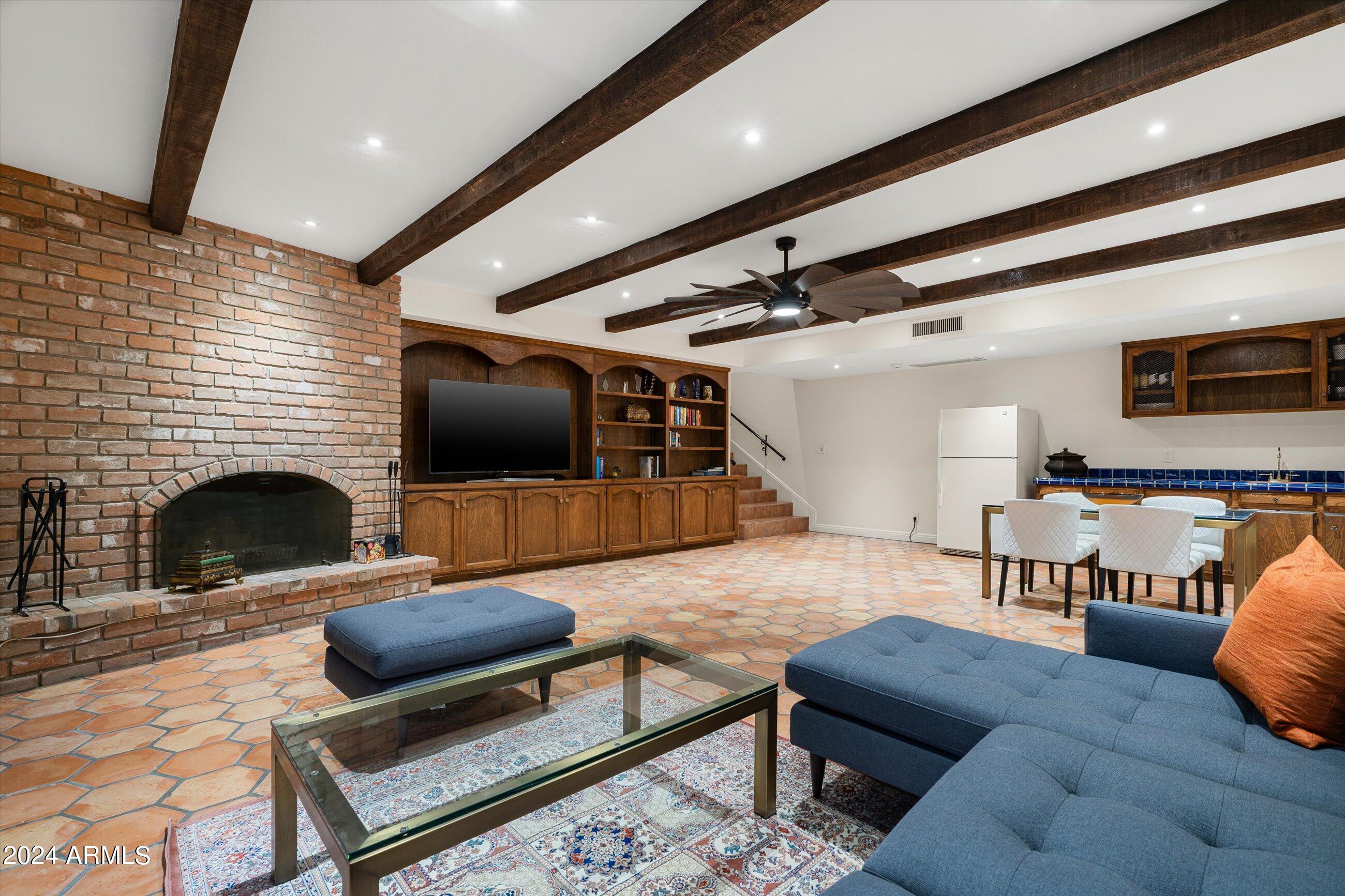 PARADISE HILLS ESTATES - Residential