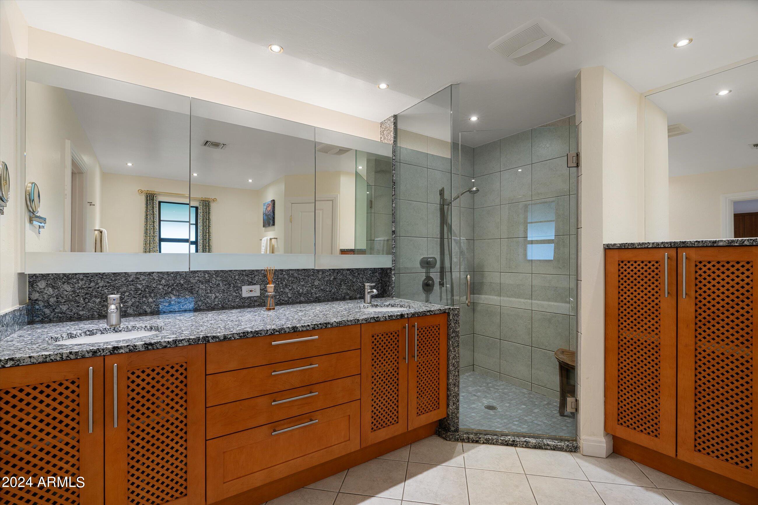 PARADISE HILLS ESTATES - Residential