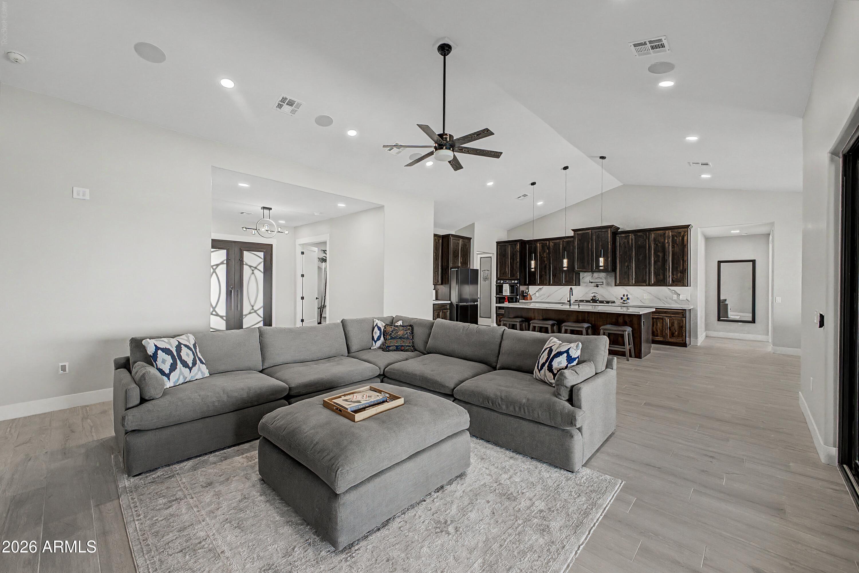 LAS MONTANAS UNIT I - Residential