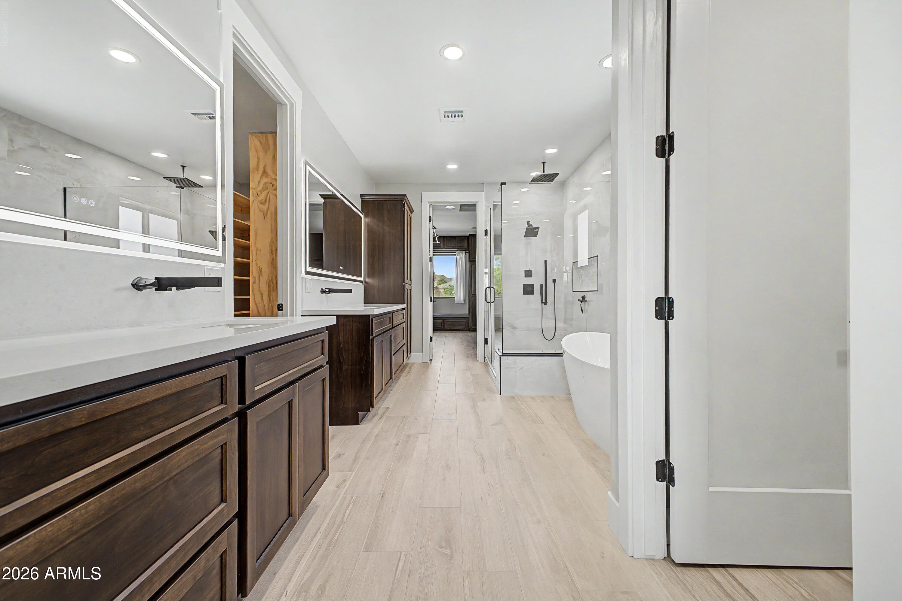 LAS MONTANAS UNIT I - Residential