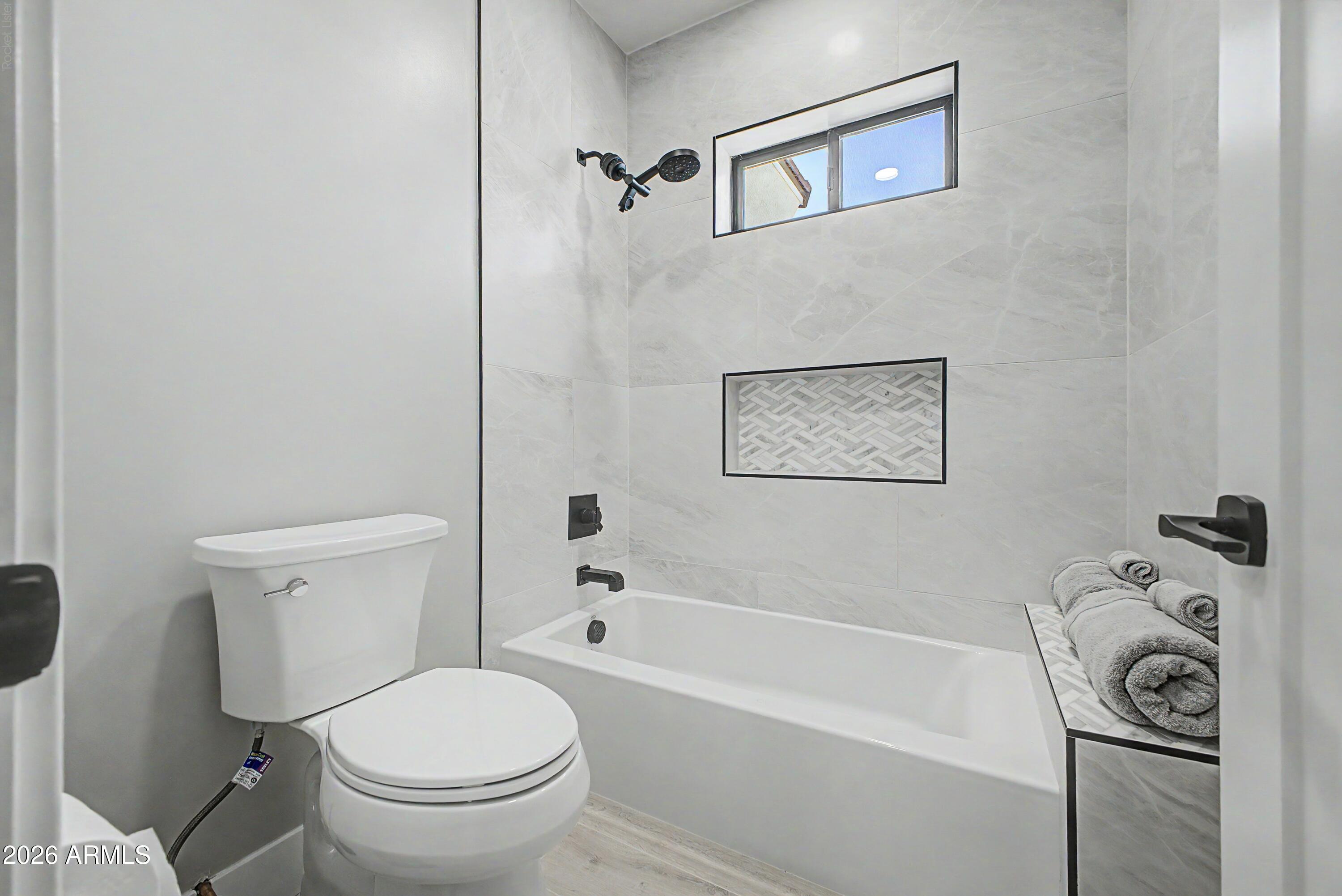 LAS MONTANAS UNIT I - Residential