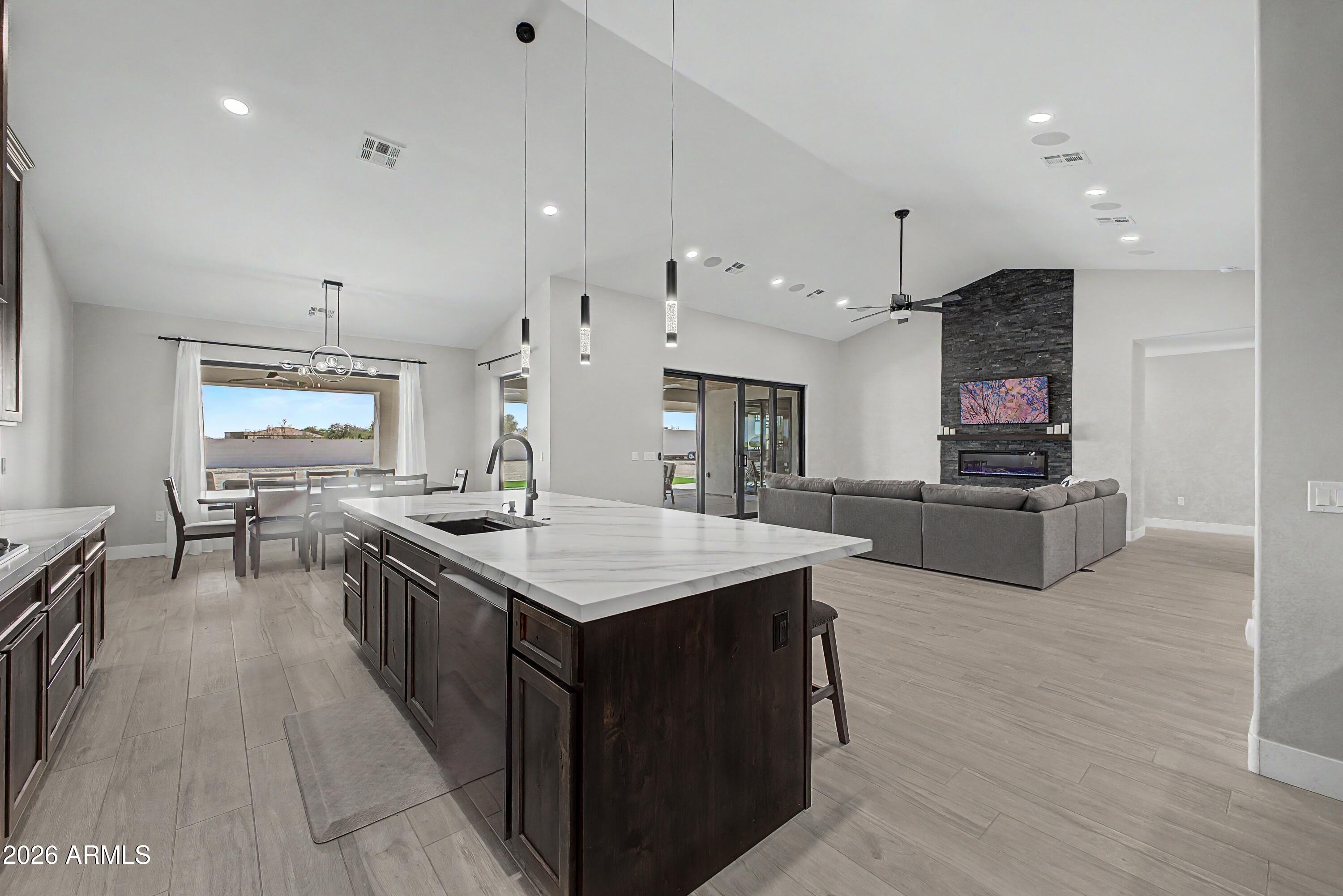 LAS MONTANAS UNIT I - Residential