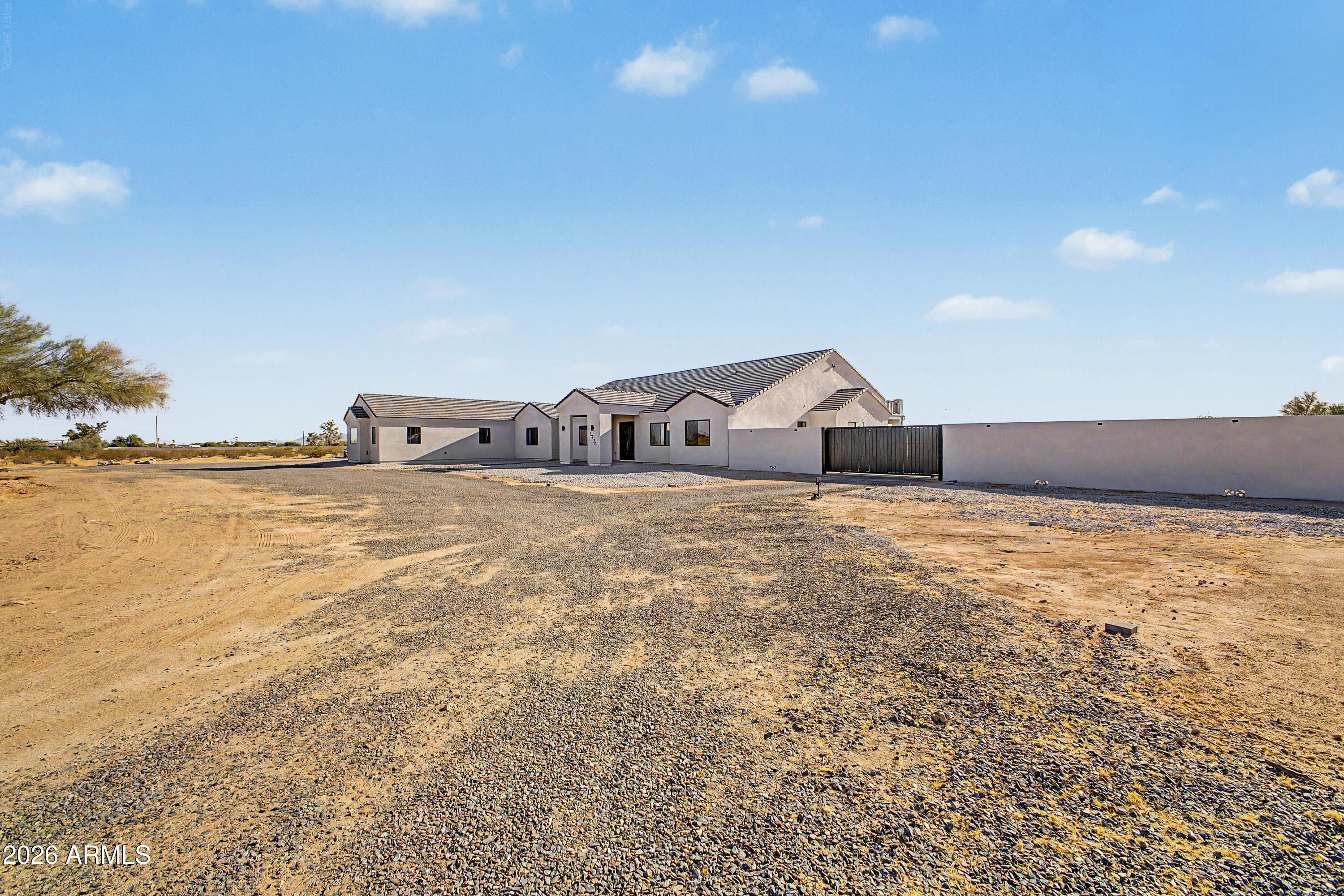 LAS MONTANAS UNIT I - Residential