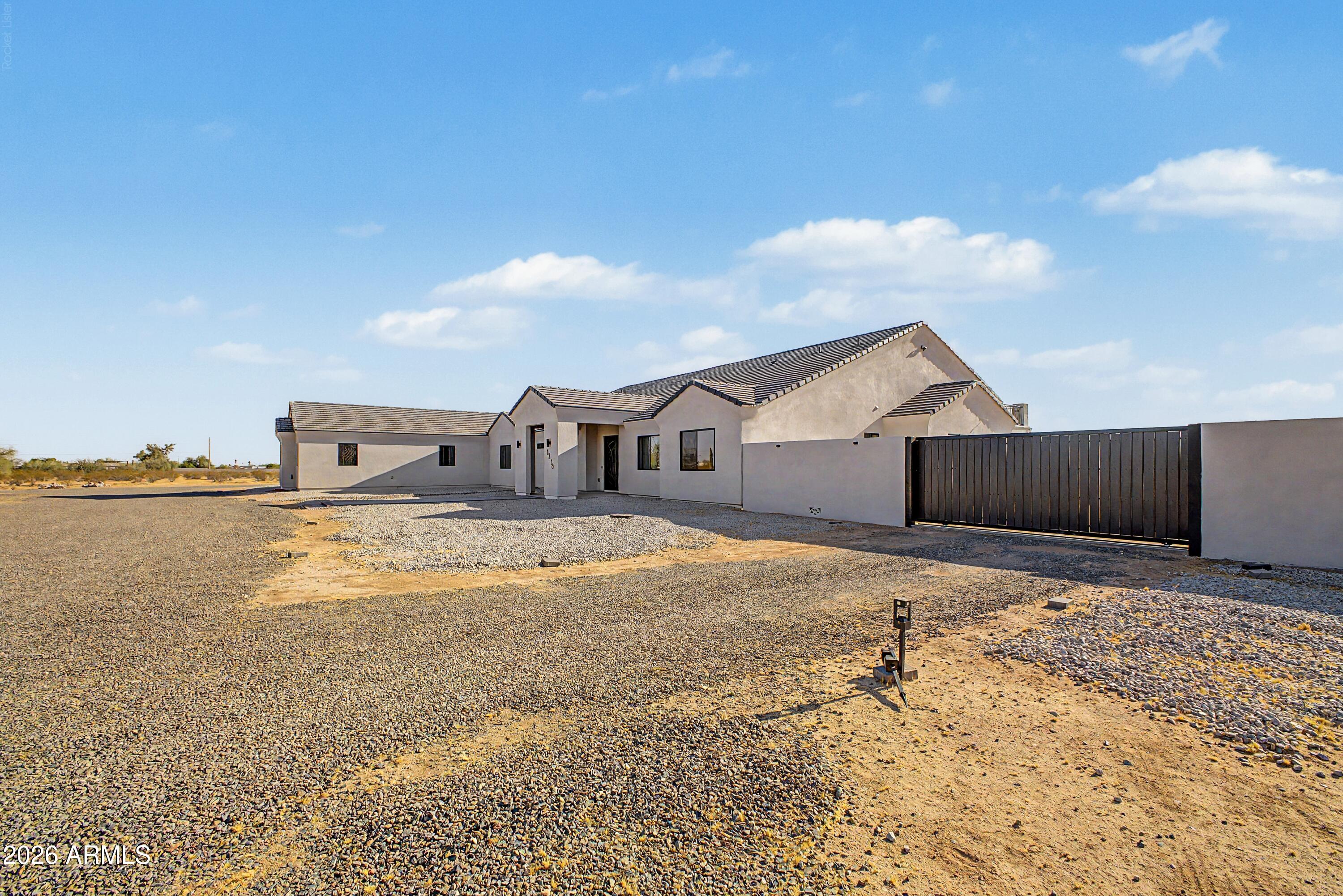 LAS MONTANAS UNIT I - Residential