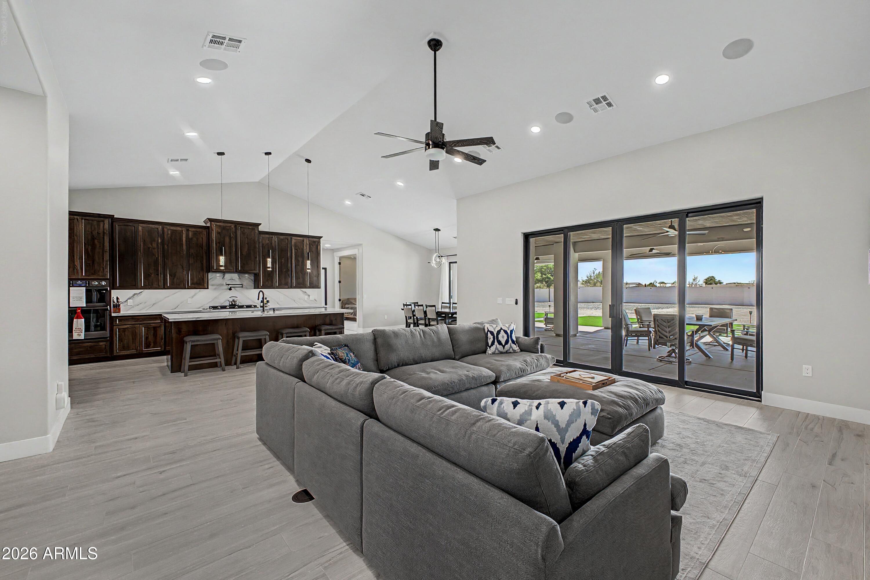 LAS MONTANAS UNIT I - Residential