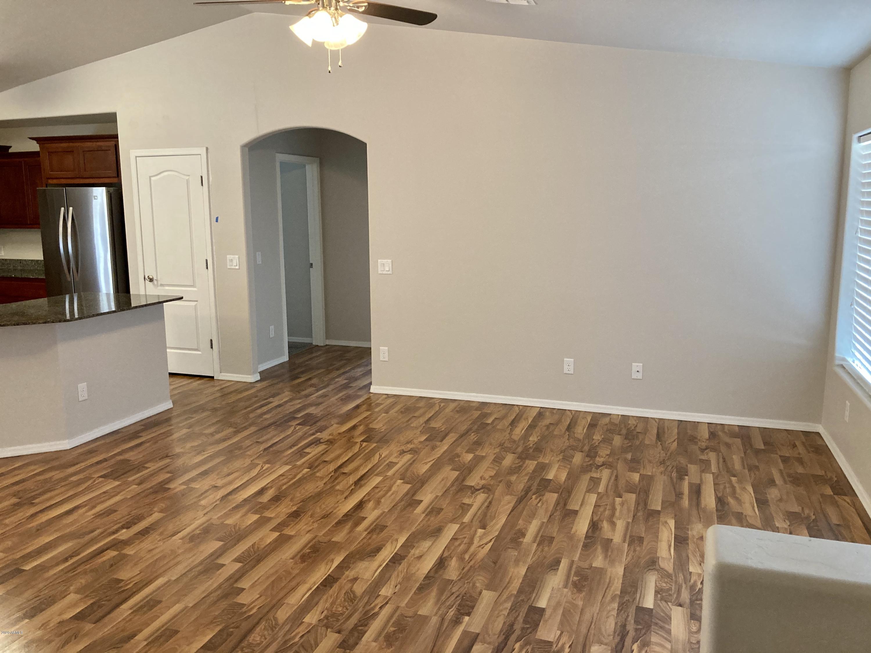 KINGS MANOR - Residential