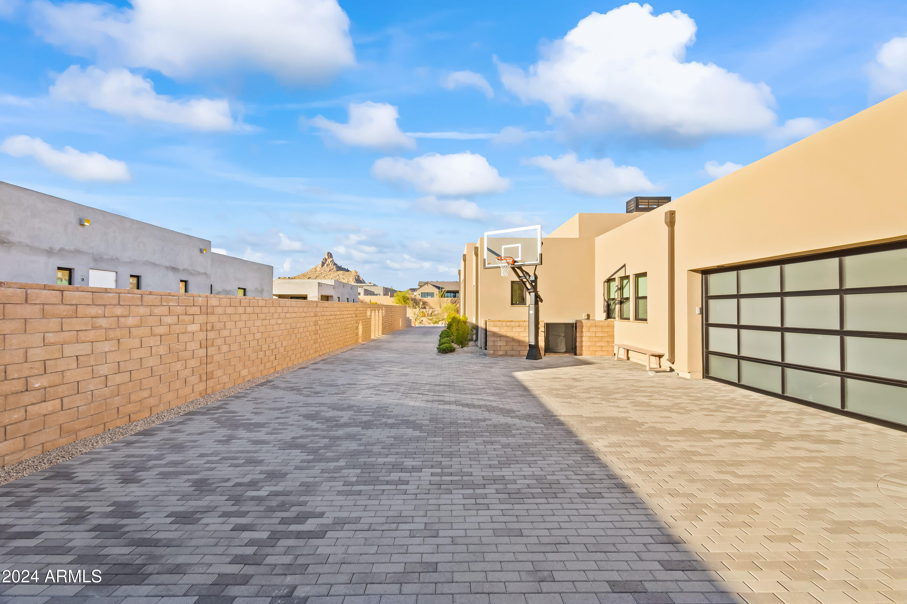 SKYE VIEW - Residential