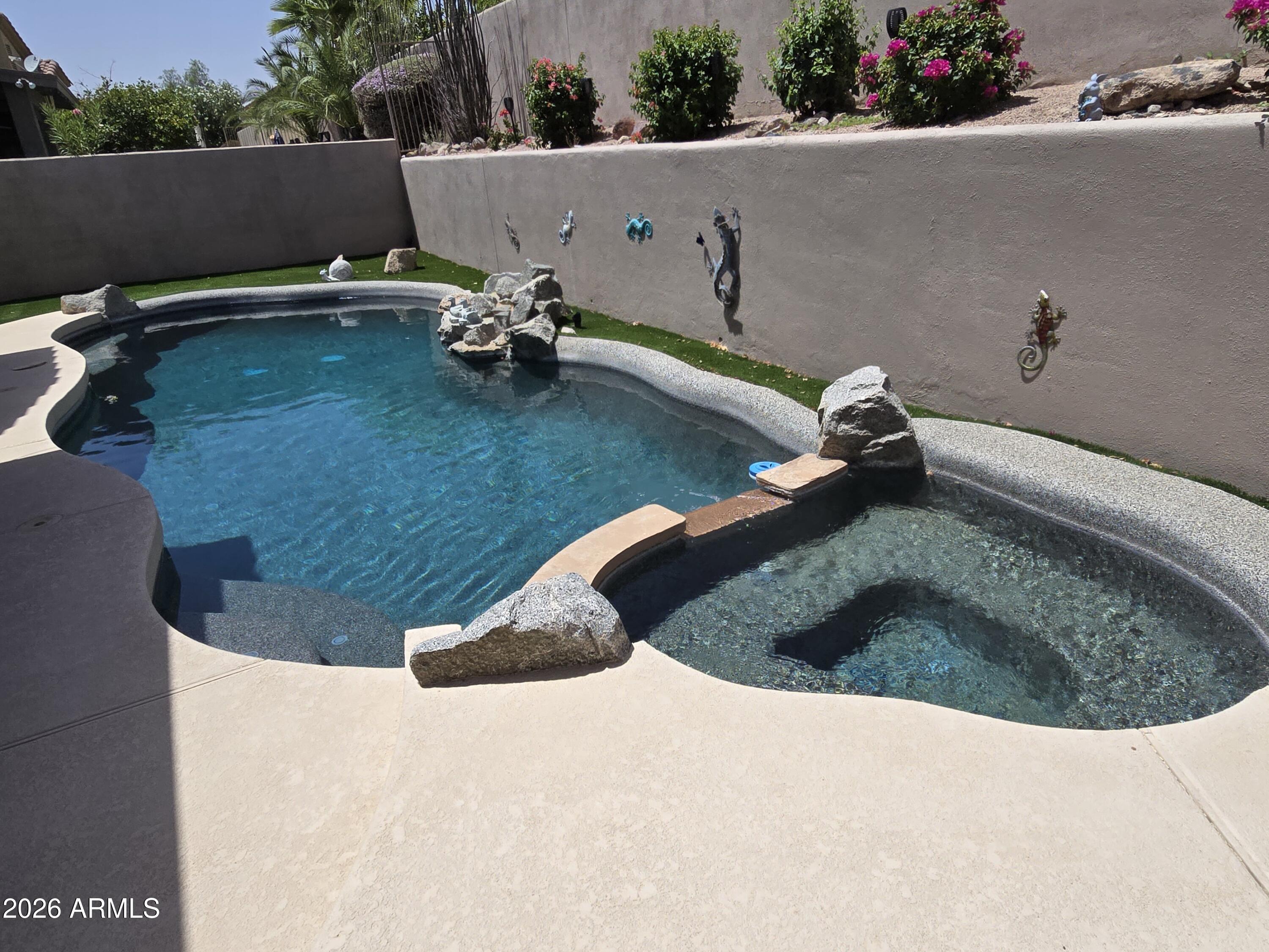 SADDLEVIEW - Residential