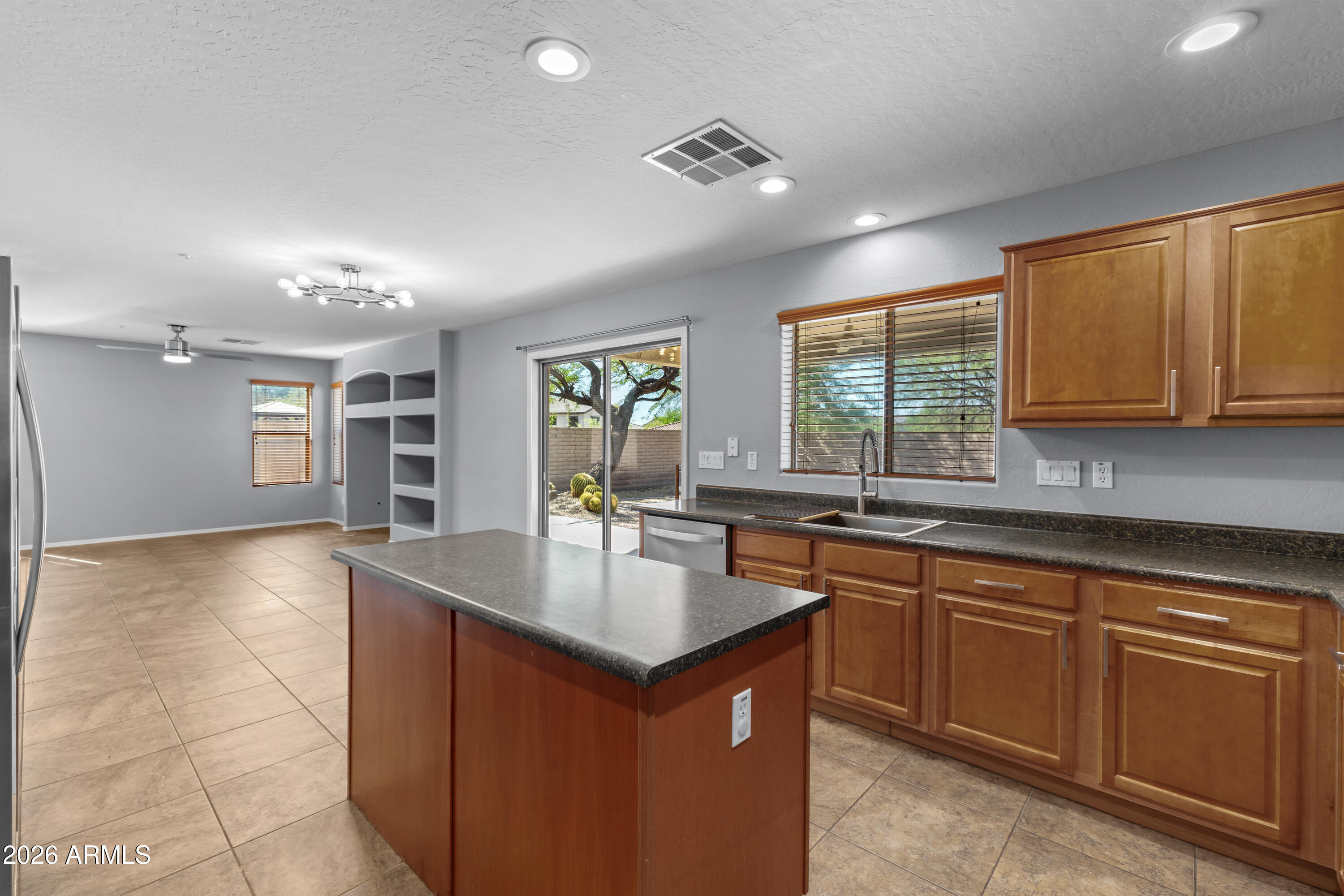 VISTANCIA VILLAGE A PARCEL A37 MCR 066226, Lot 25 - Residential