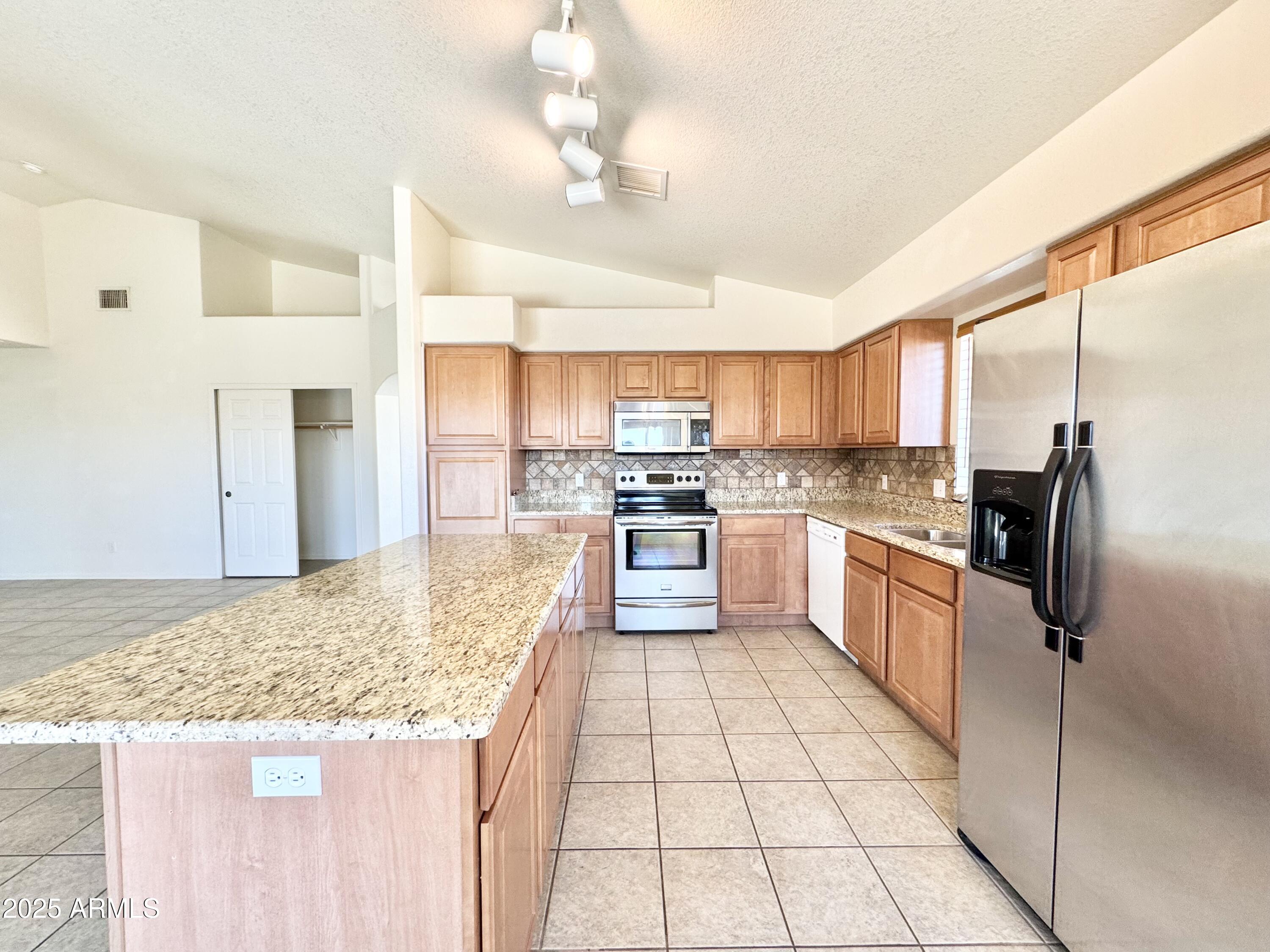 REMINGTON PARK WEST ESTATES - Residential