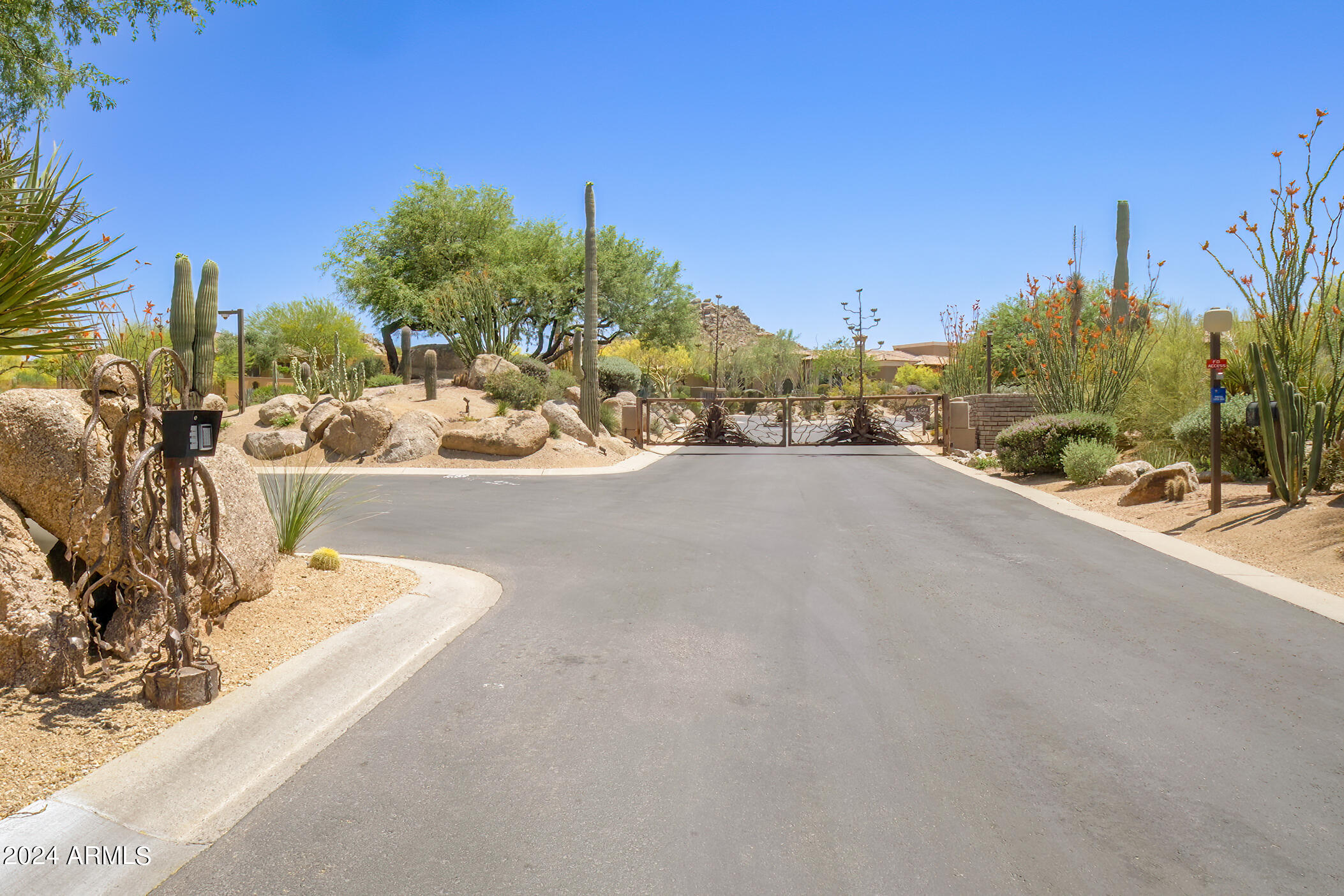 PINNACLE CANYON AT TROON NORTH UNIT 1 - Residential