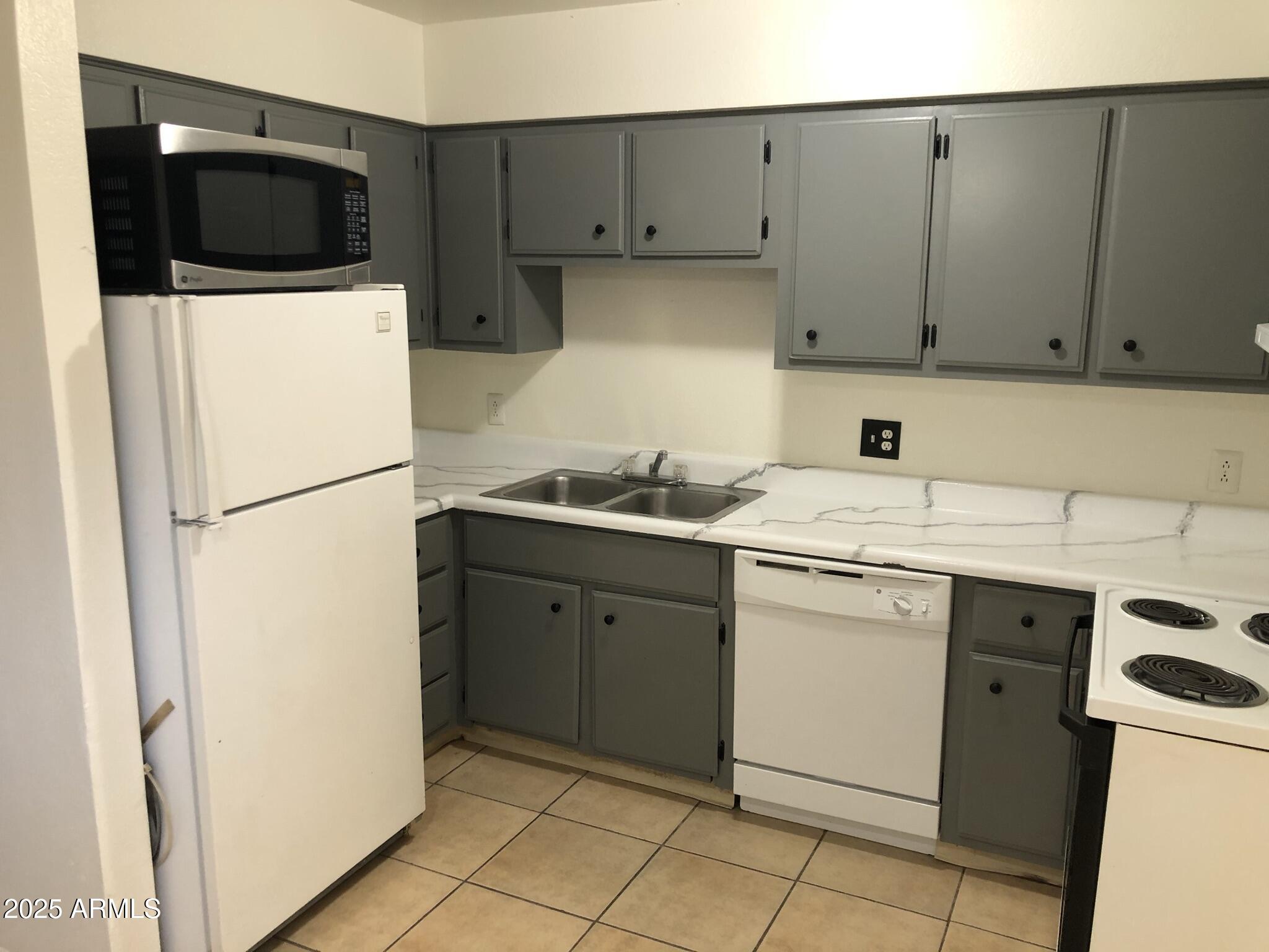 GREENWAY MANOR - Residential Income