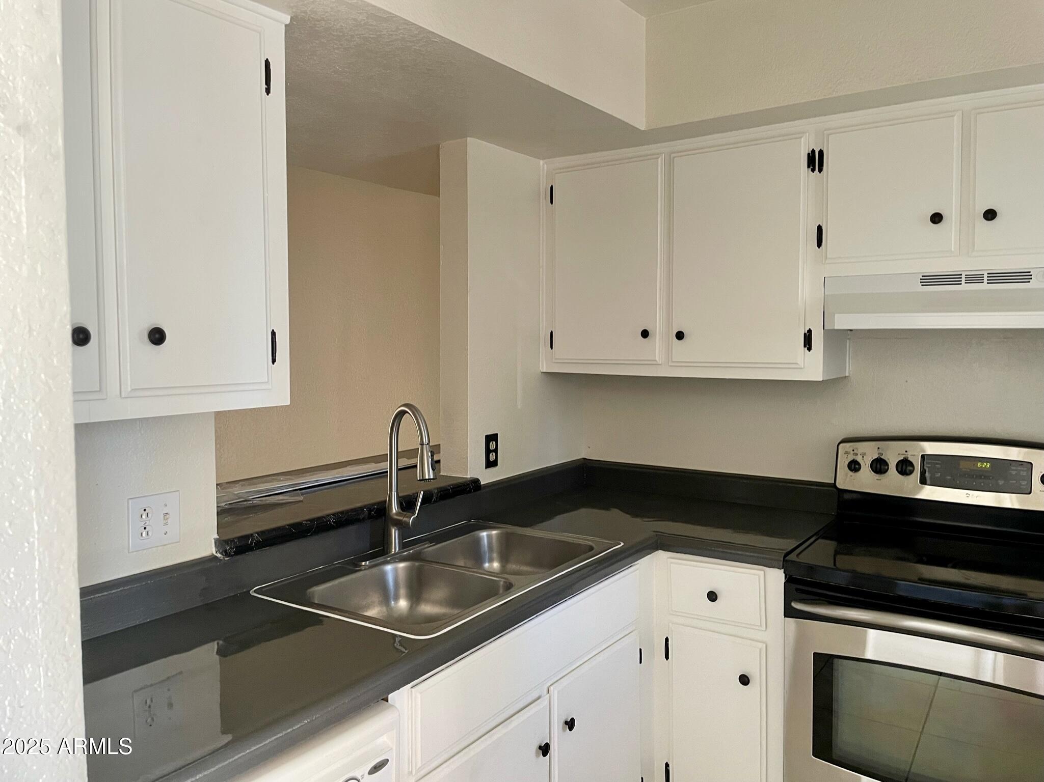 GREENWAY MANOR - Residential Income