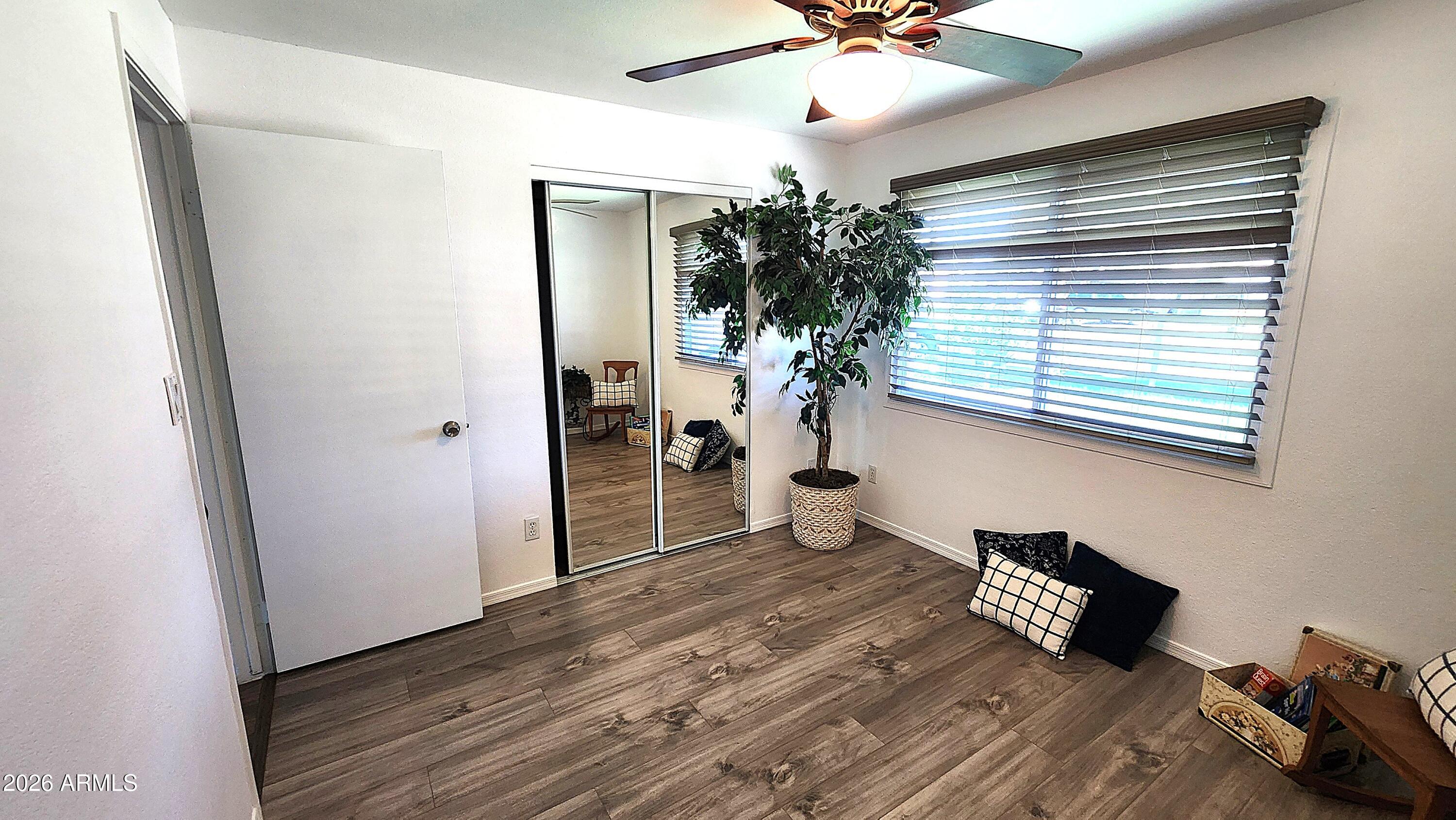 PARADISE VALLEY OASIS NO. 10 - Residential