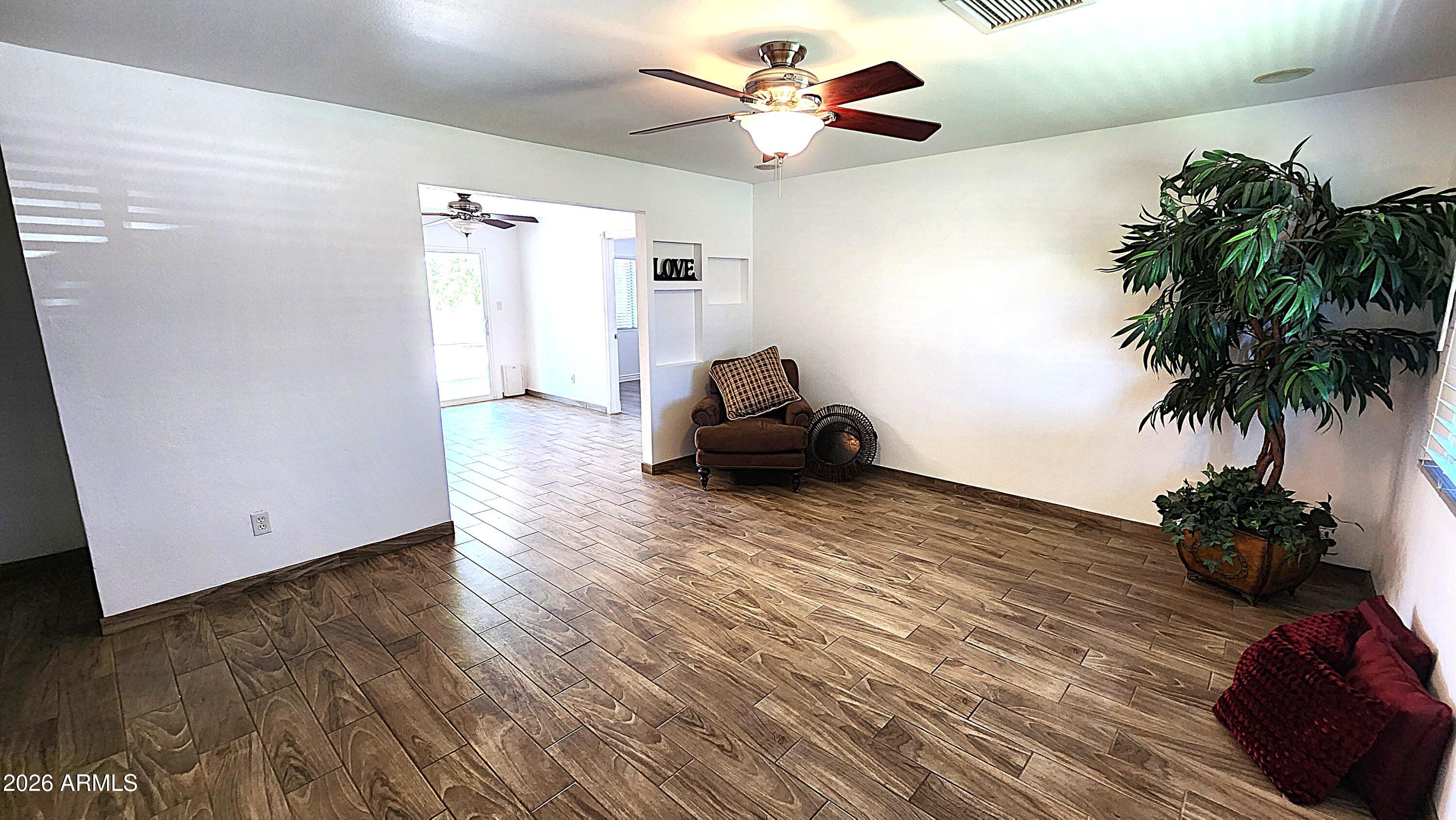 PARADISE VALLEY OASIS NO. 10 - Residential