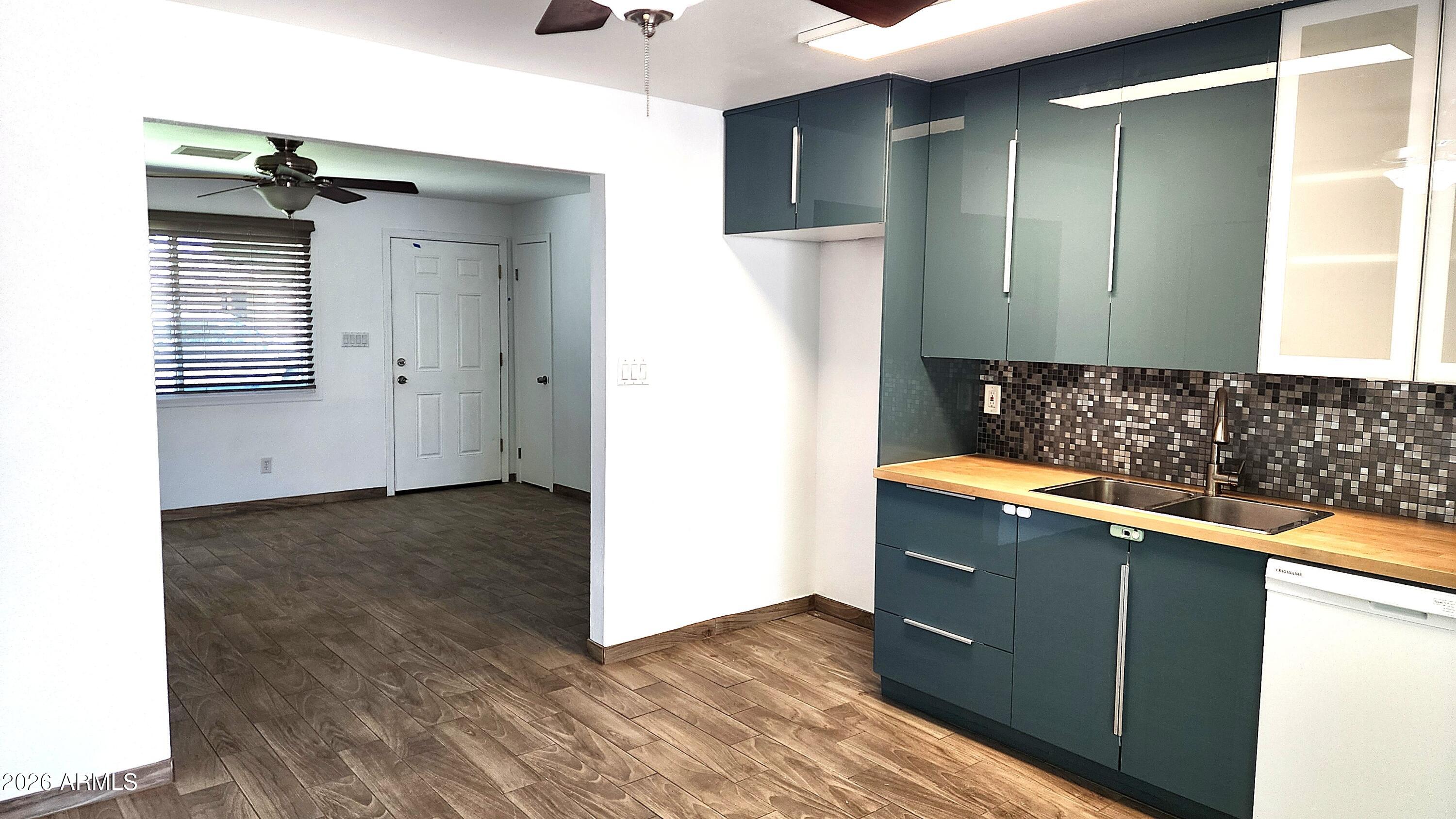 PARADISE VALLEY OASIS NO. 10 - Residential