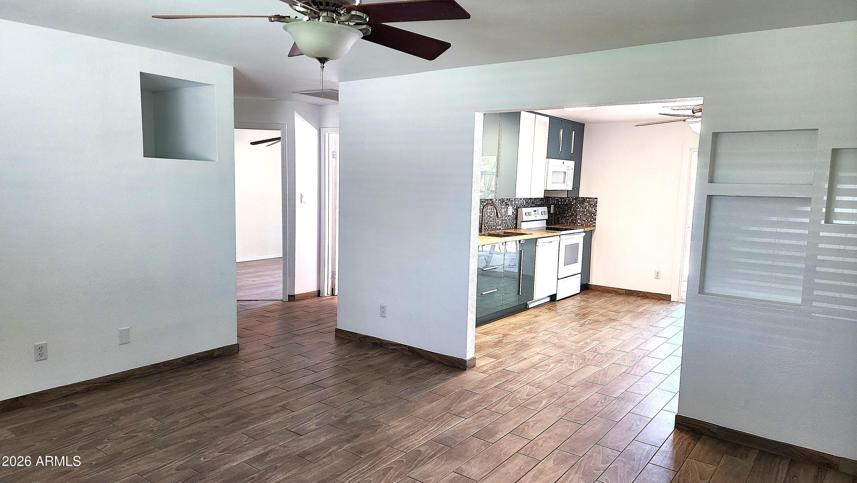 PARADISE VALLEY OASIS NO. 10 - Residential