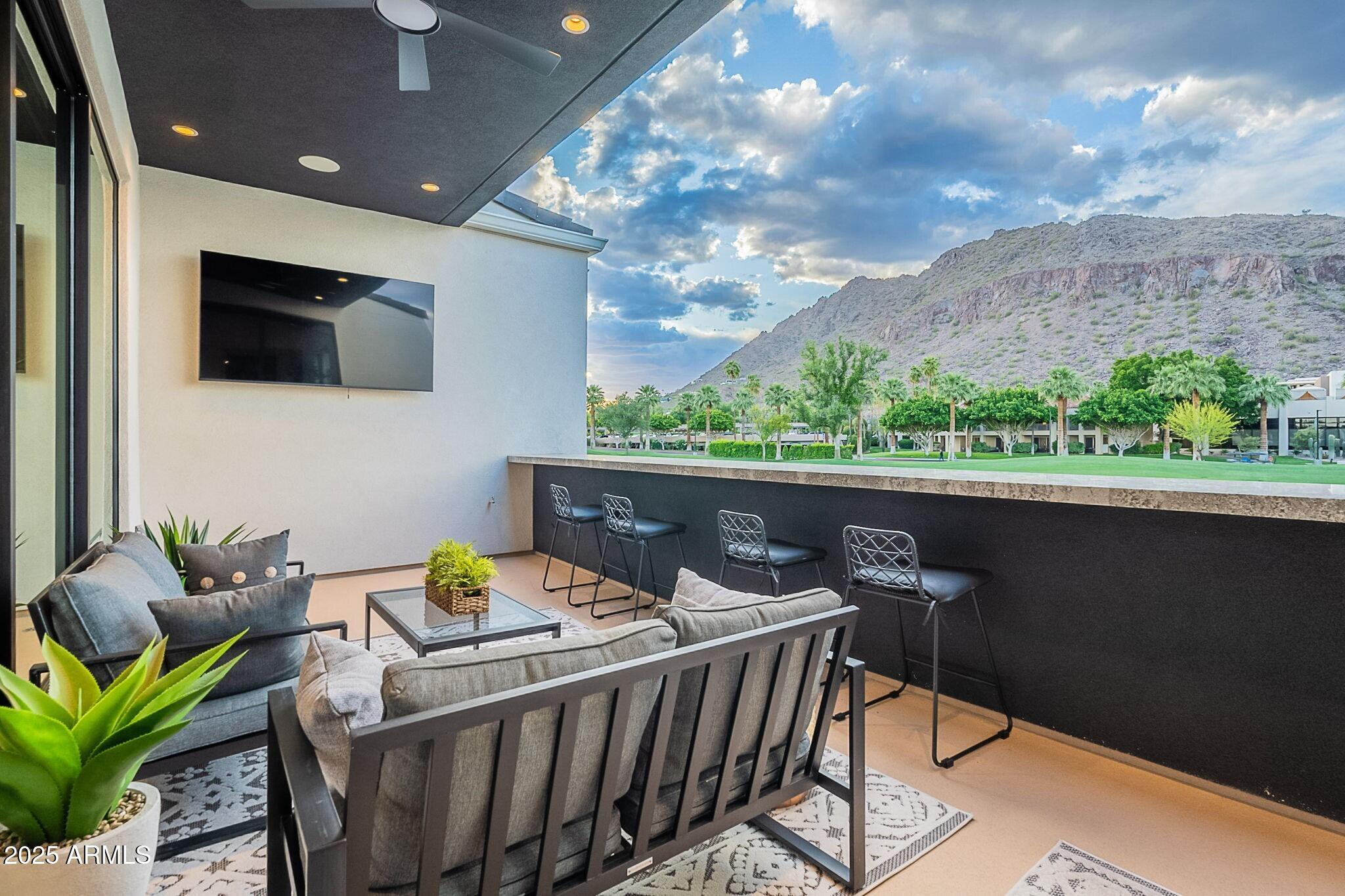 PHOENICIAN - Residential