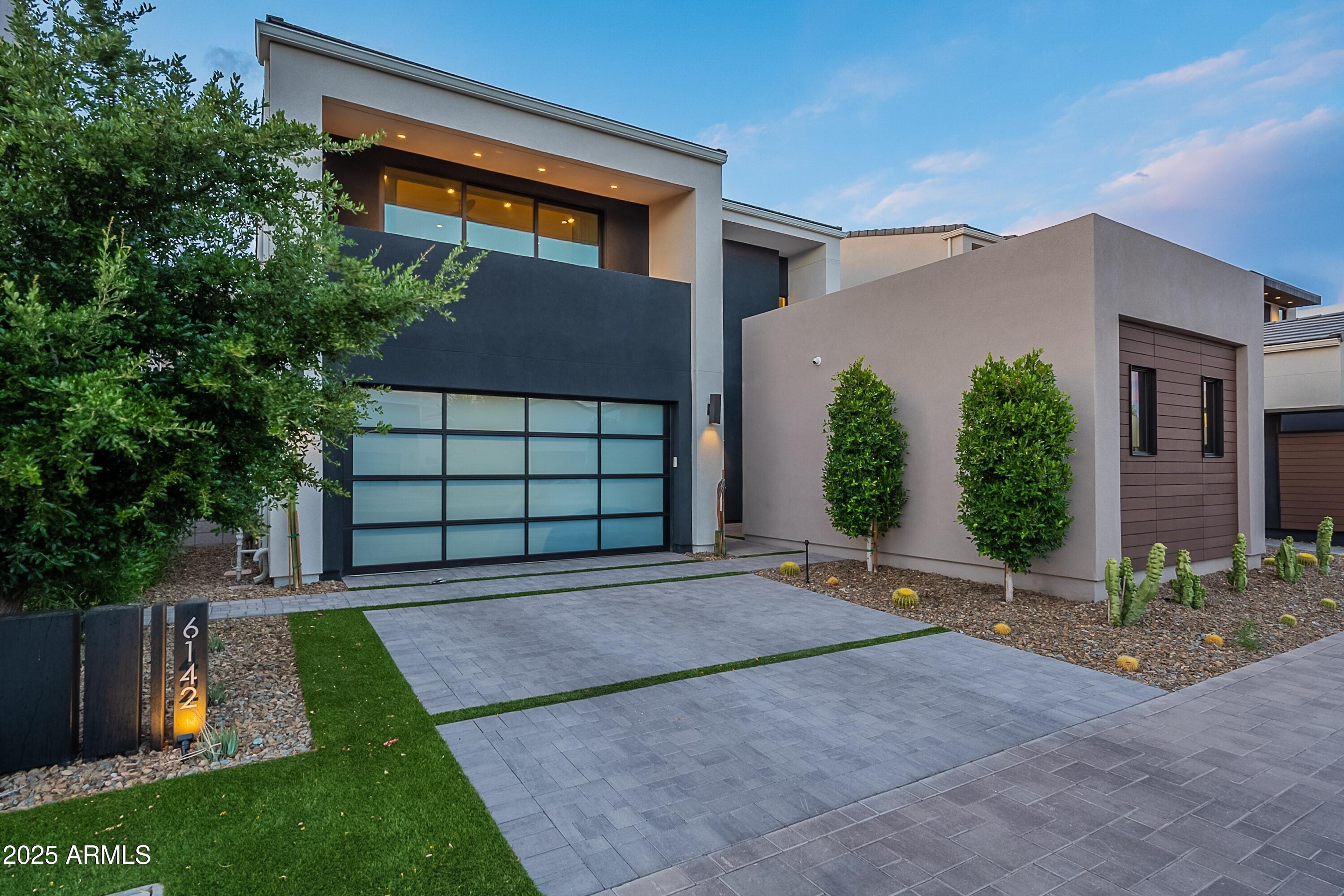 PHOENICIAN - Residential