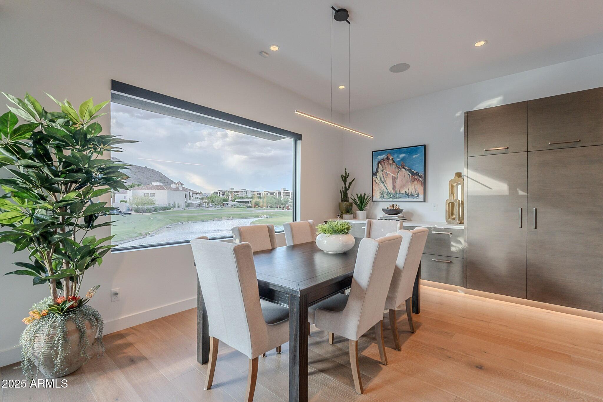 PHOENICIAN - Residential