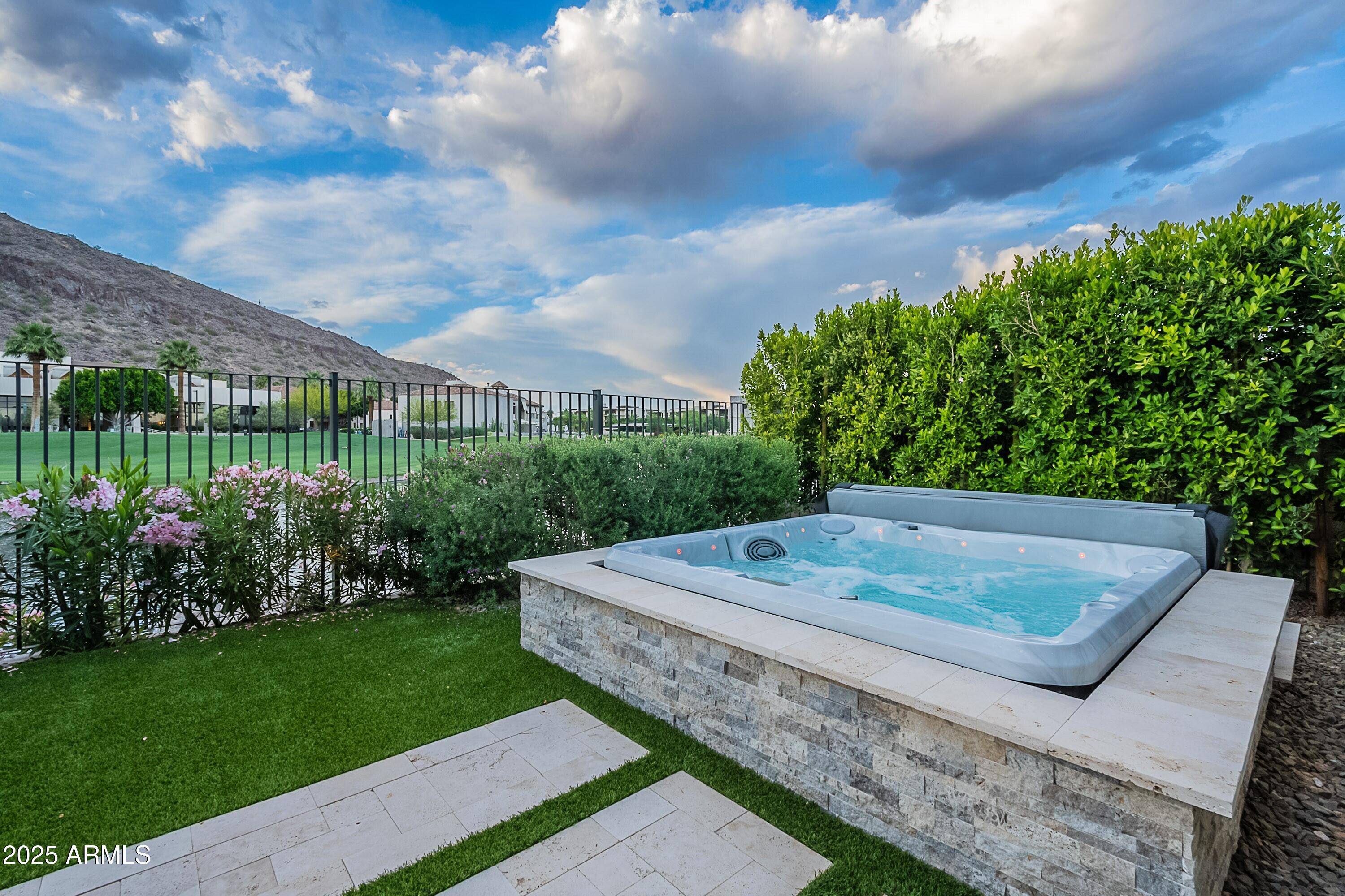 PHOENICIAN - Residential