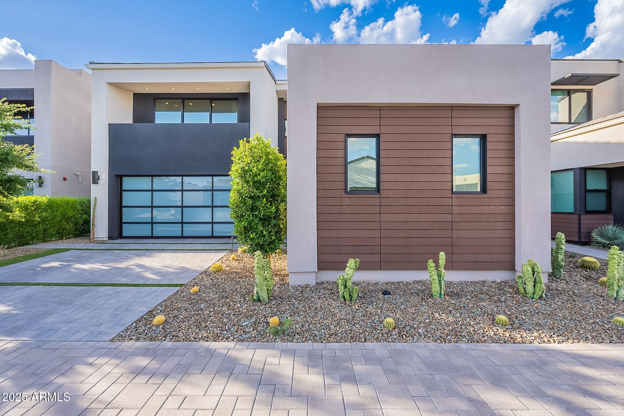 PHOENICIAN - Residential