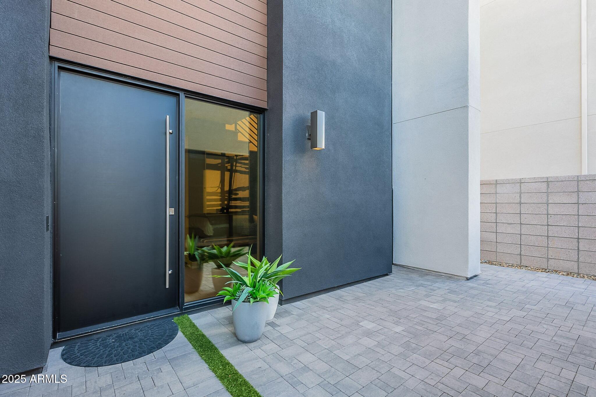 PHOENICIAN - Residential