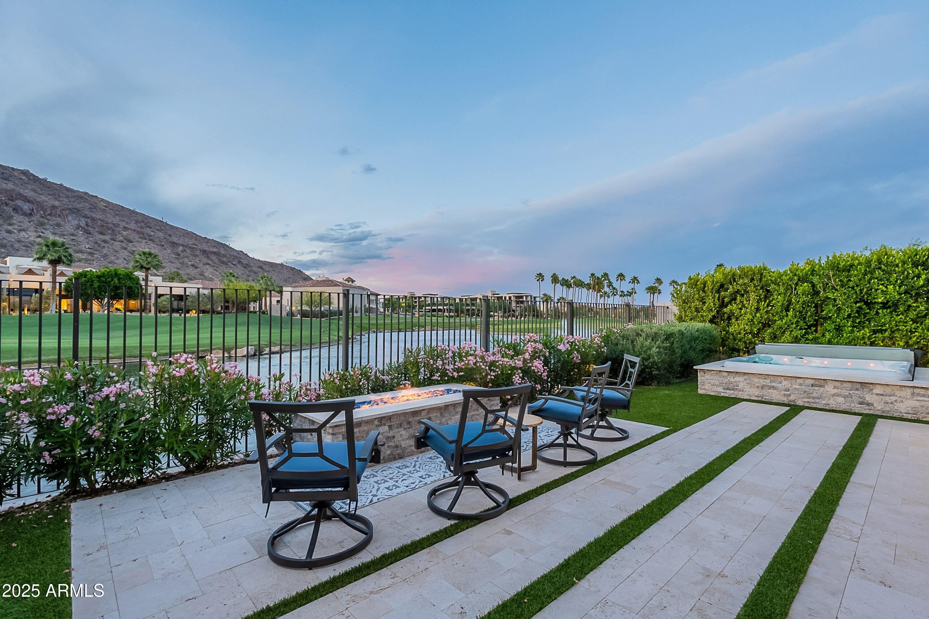 PHOENICIAN - Residential
