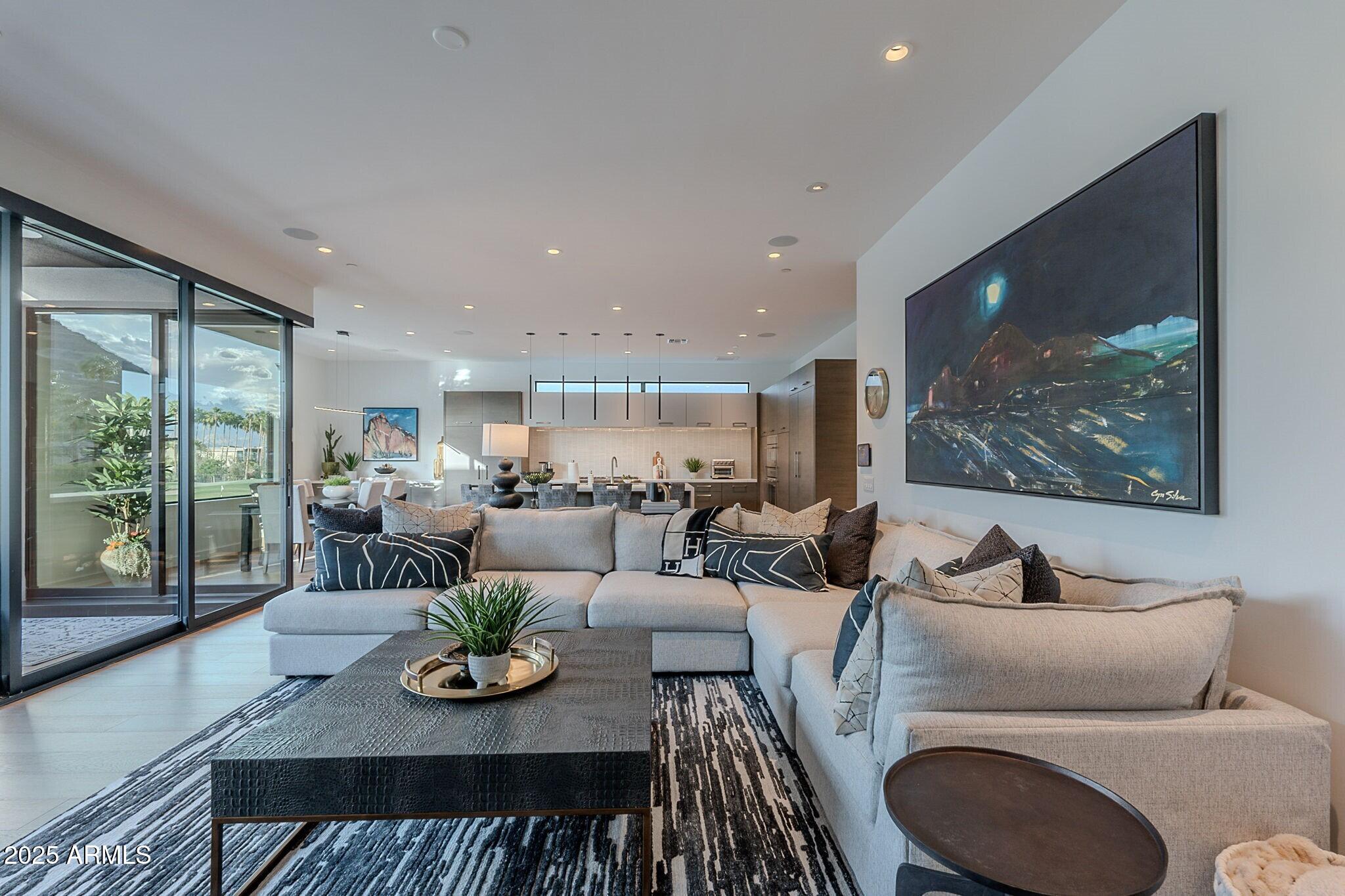 PHOENICIAN - Residential