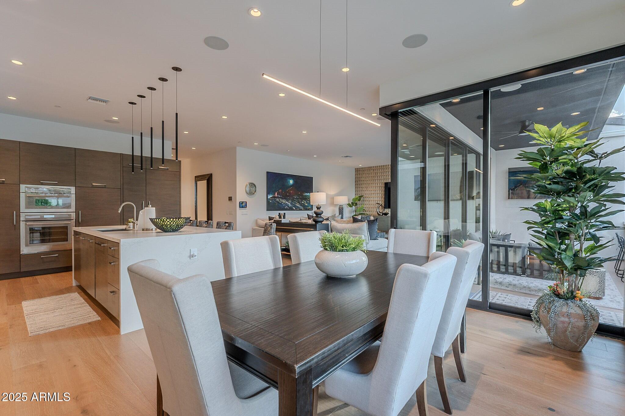 PHOENICIAN - Residential