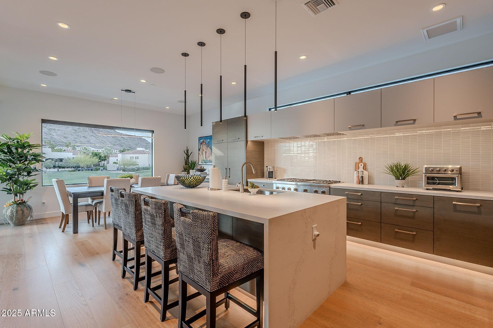 PHOENICIAN - Residential